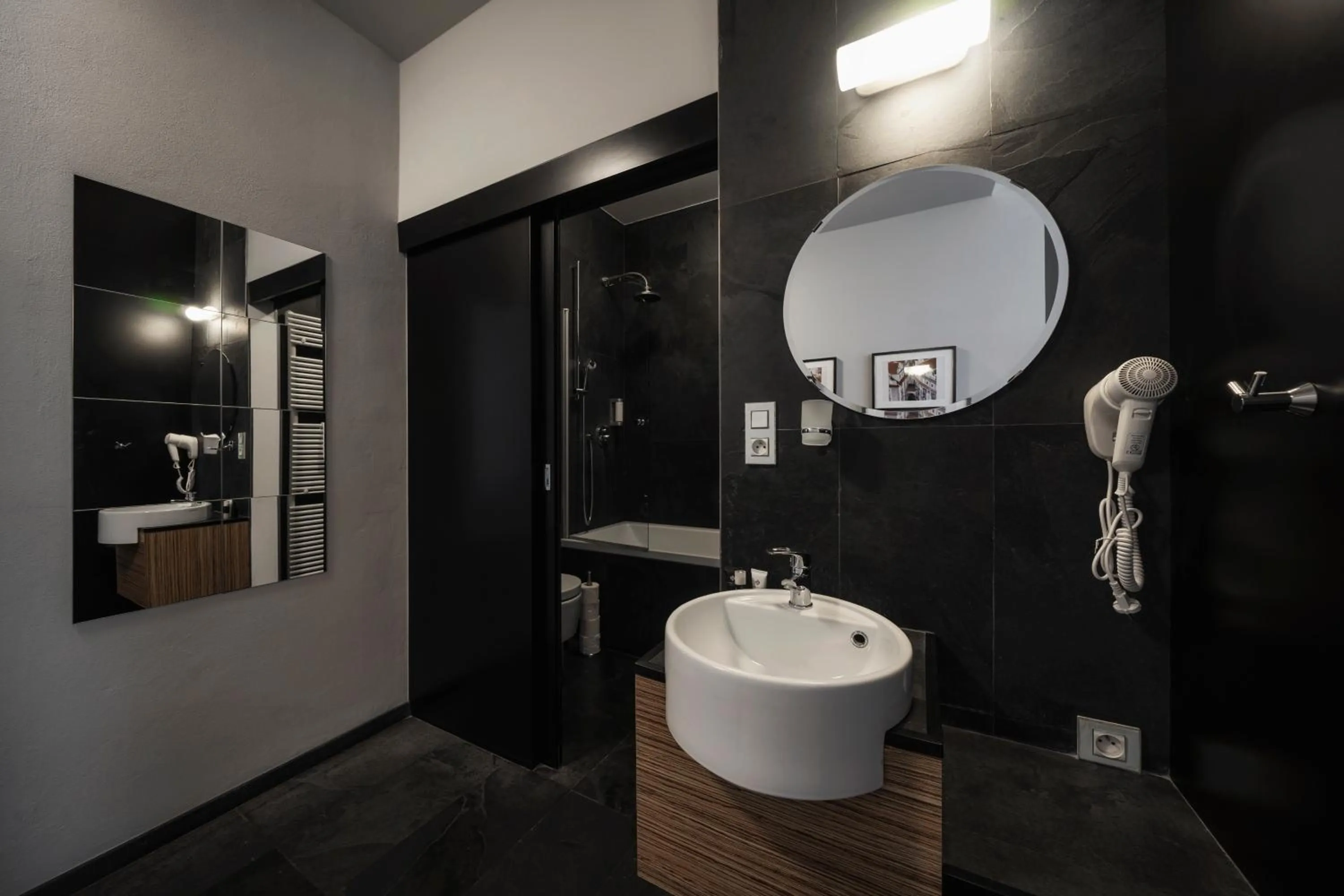 Bathroom in Hotel NOIR