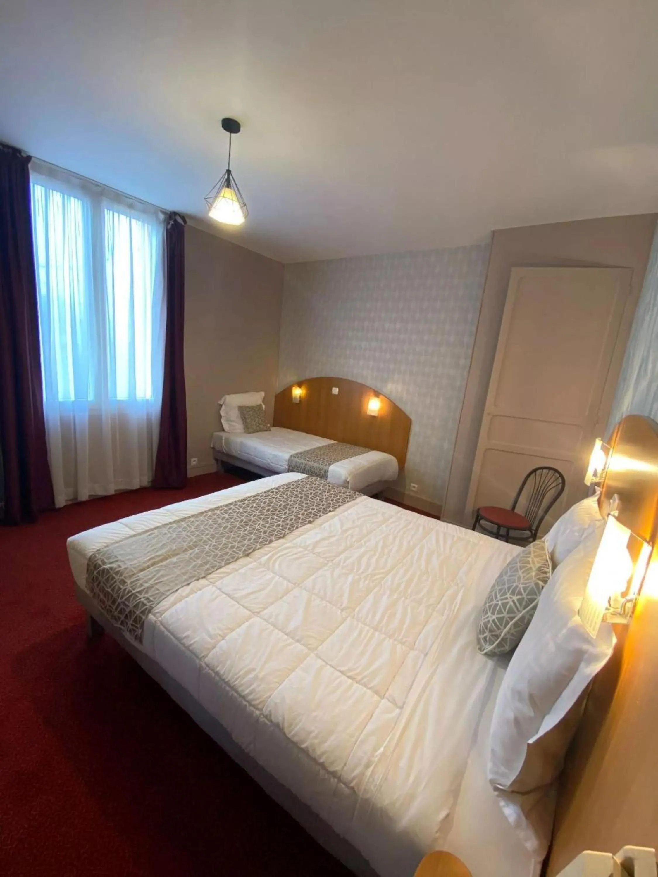 Bed in Logis - Hôtel et Restaurant Le Sofhotel