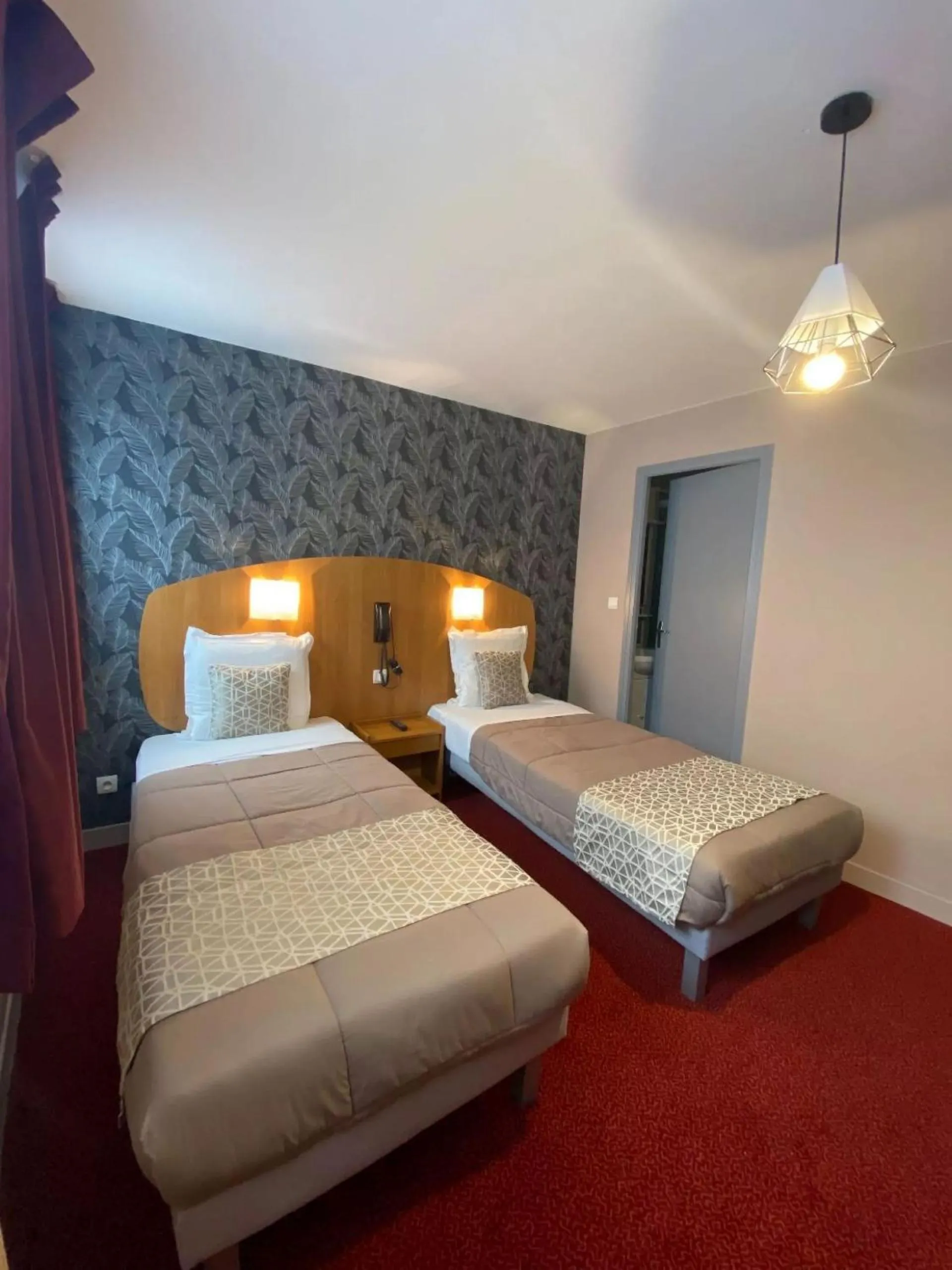 Bed in Logis - Hôtel et Restaurant Le Sofhotel