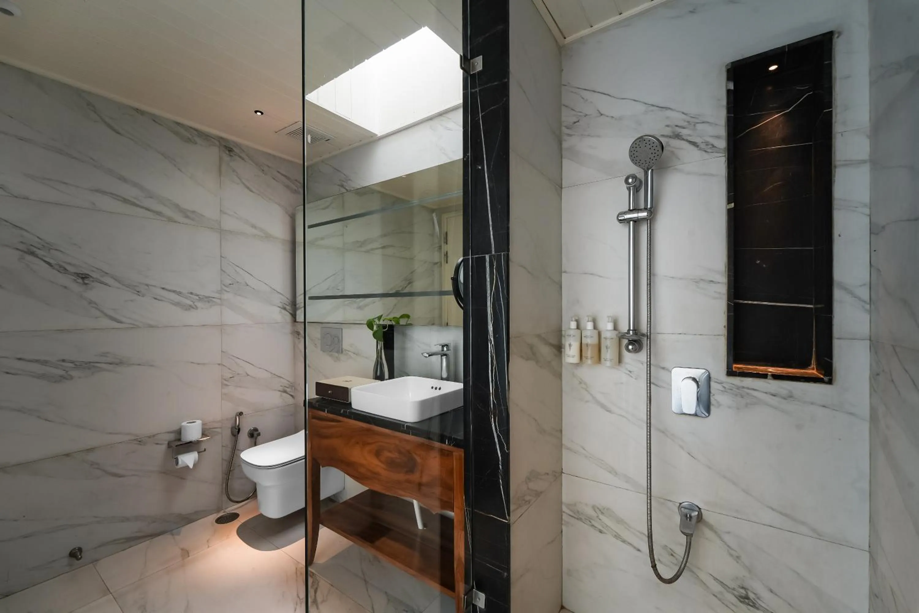 Bathroom in Kasauli Hills Resort