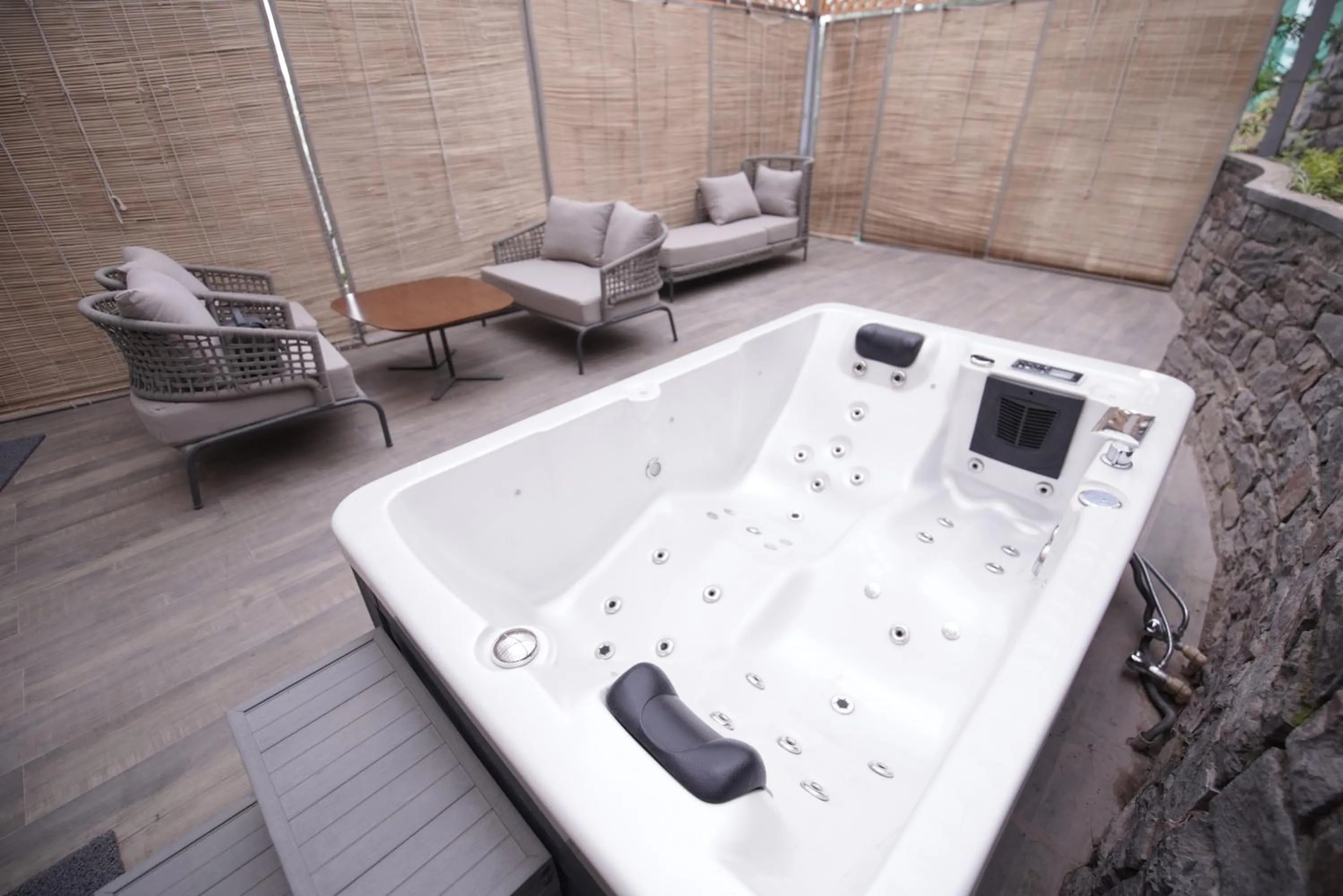 Hot Tub in Kasauli Hills Resort