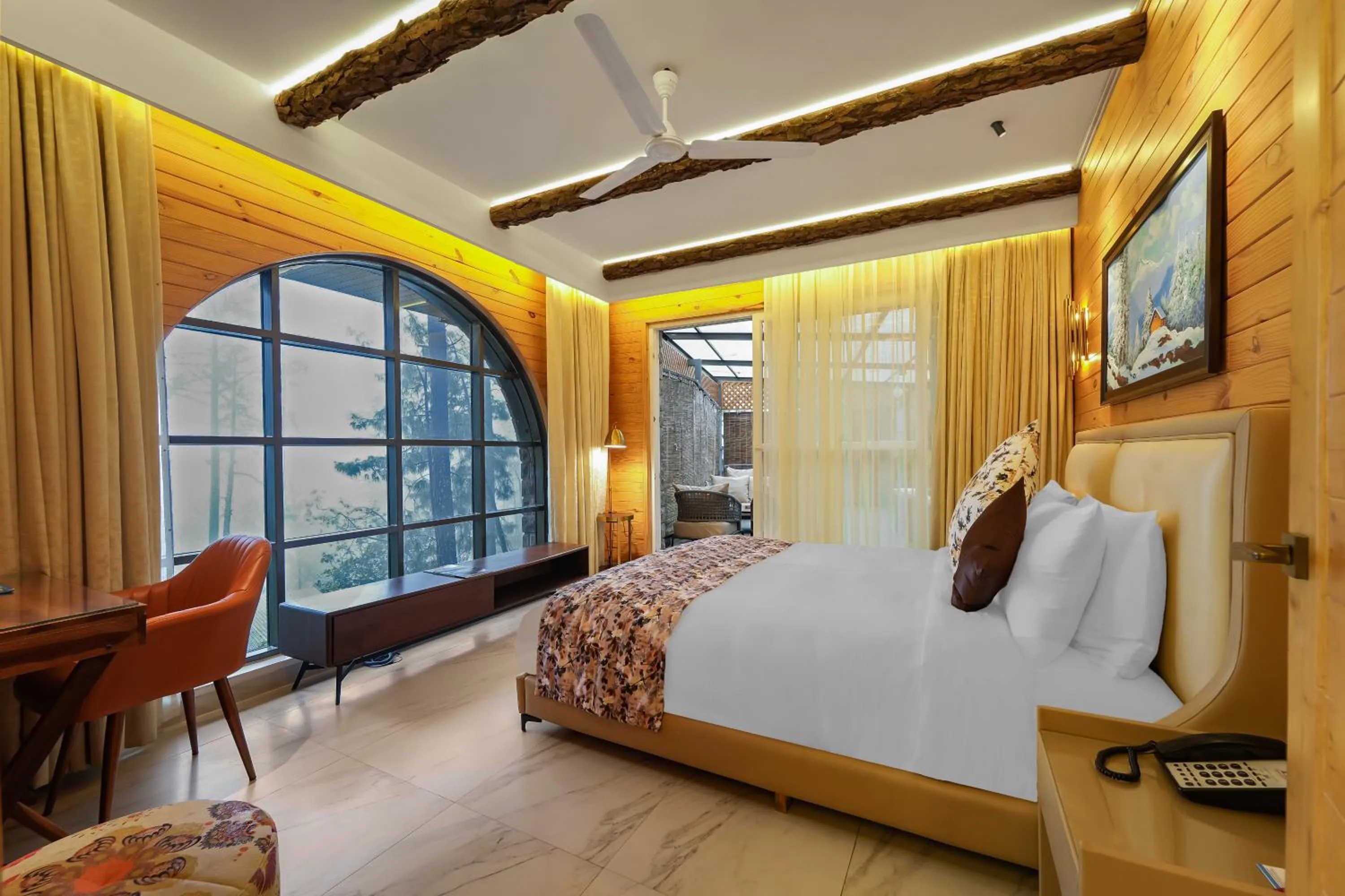 Bedroom, Bed in Kasauli Hills Resort