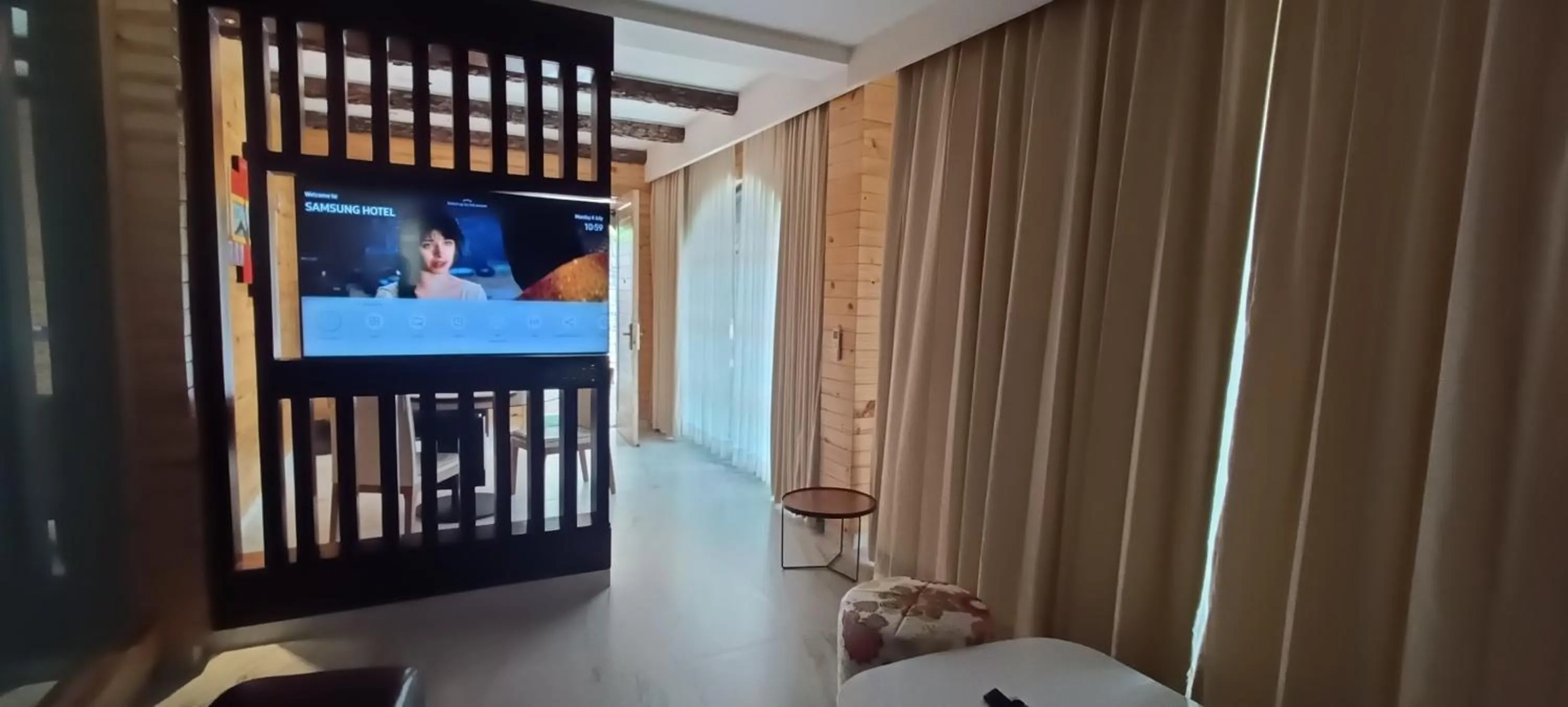 Living room in Kasauli Hills Resort