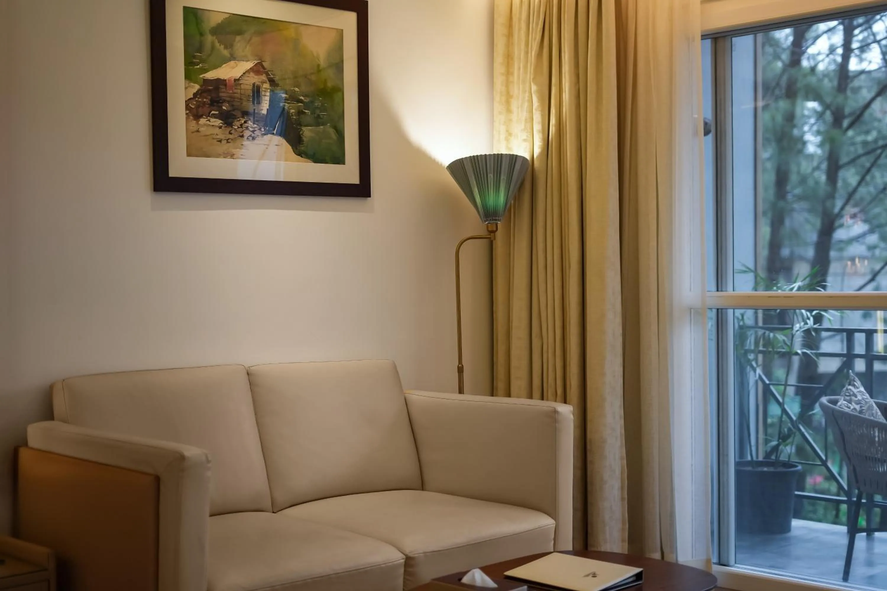 Living room in Kasauli Hills Resort