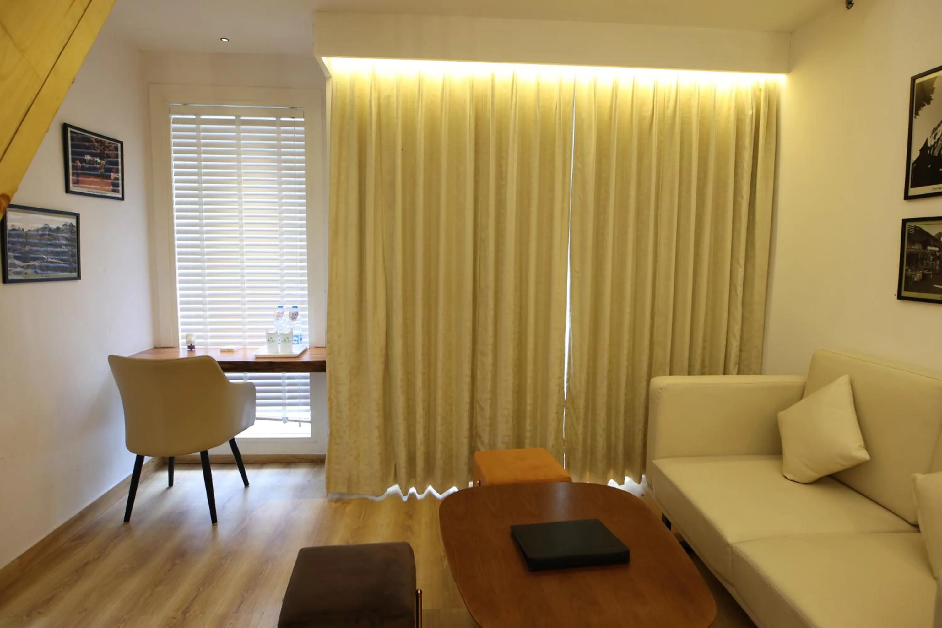 Seating area in Kasauli Hills Resort