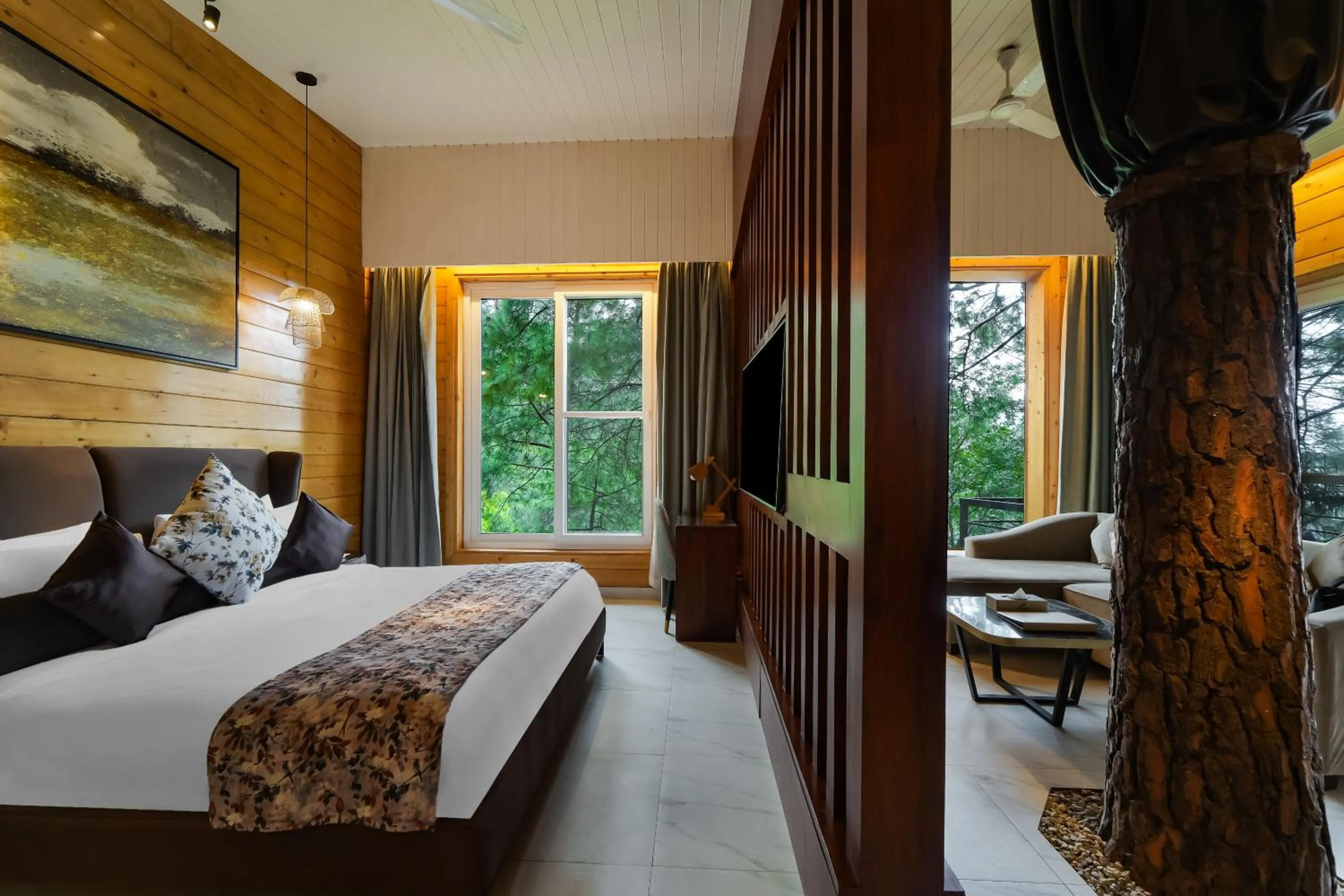 Bedroom, Bed in Kasauli Hills Resort