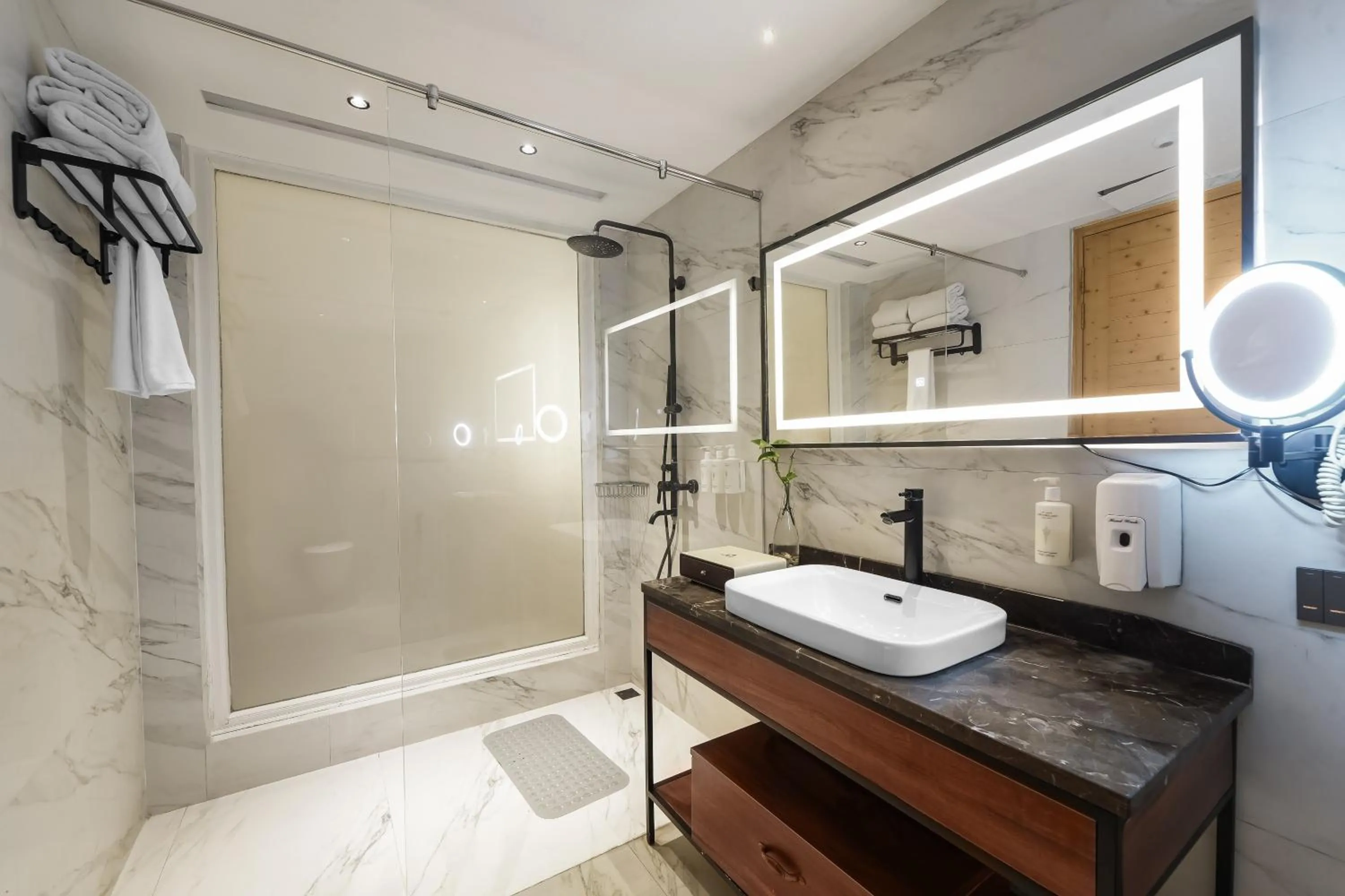 Bathroom in Kasauli Hills Resort