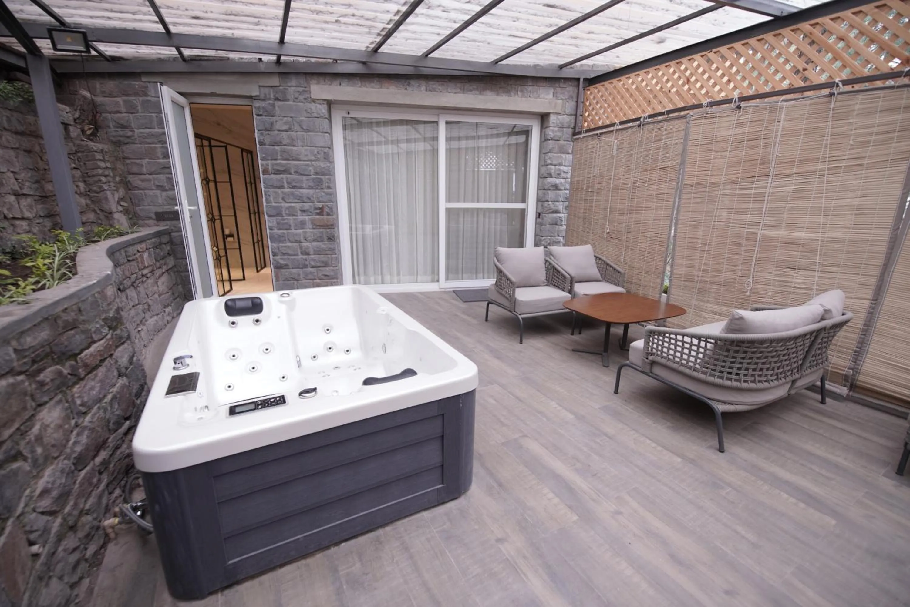 Hot Tub in Kasauli Hills Resort