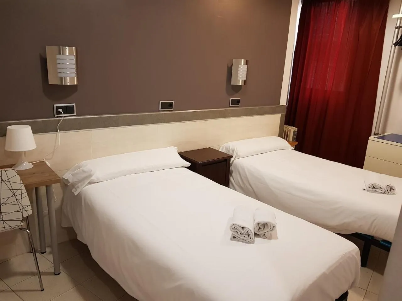 Bed in Hostal Levante Barcelona