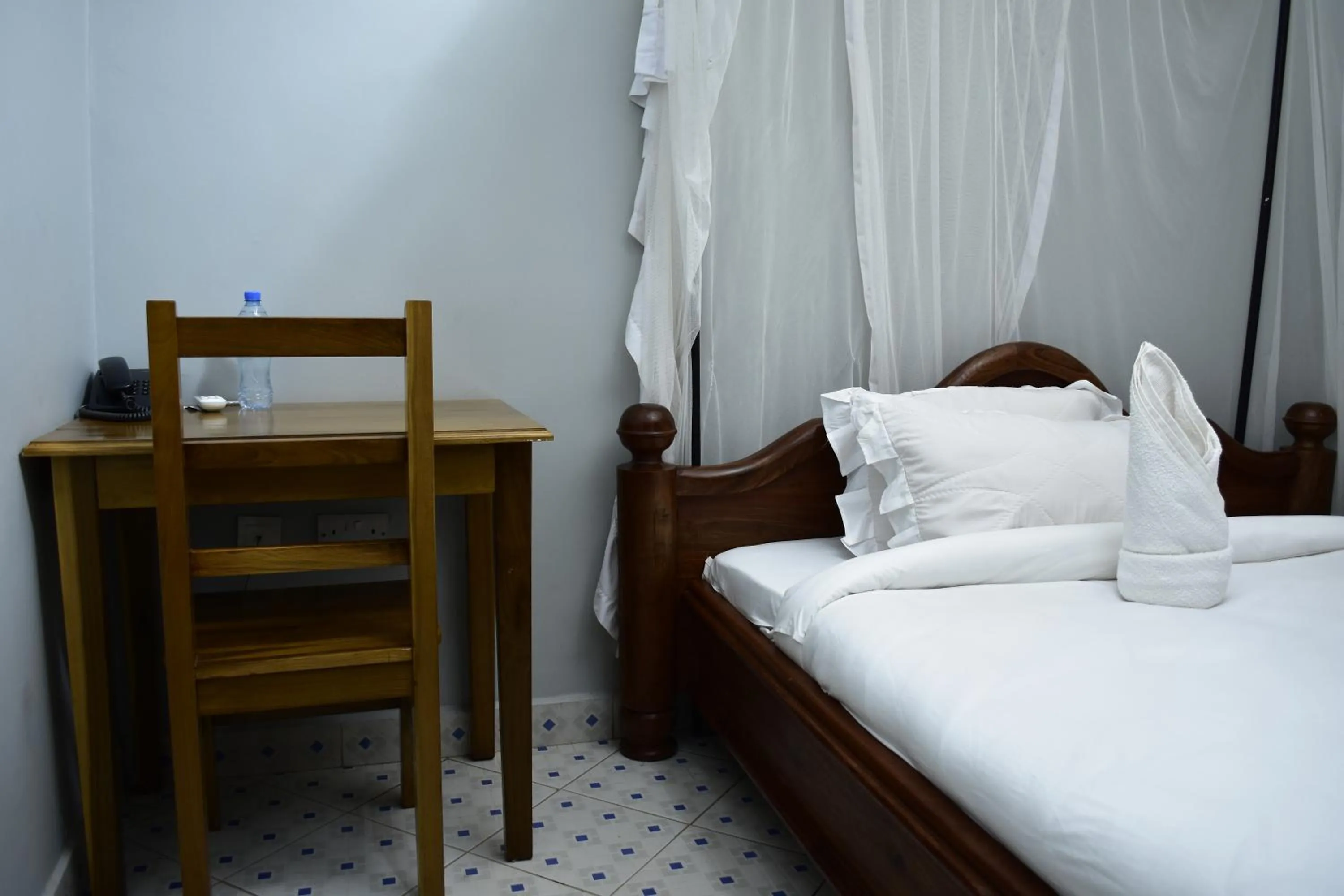 Photo of the whole room in Mzunguu Safari Lodge