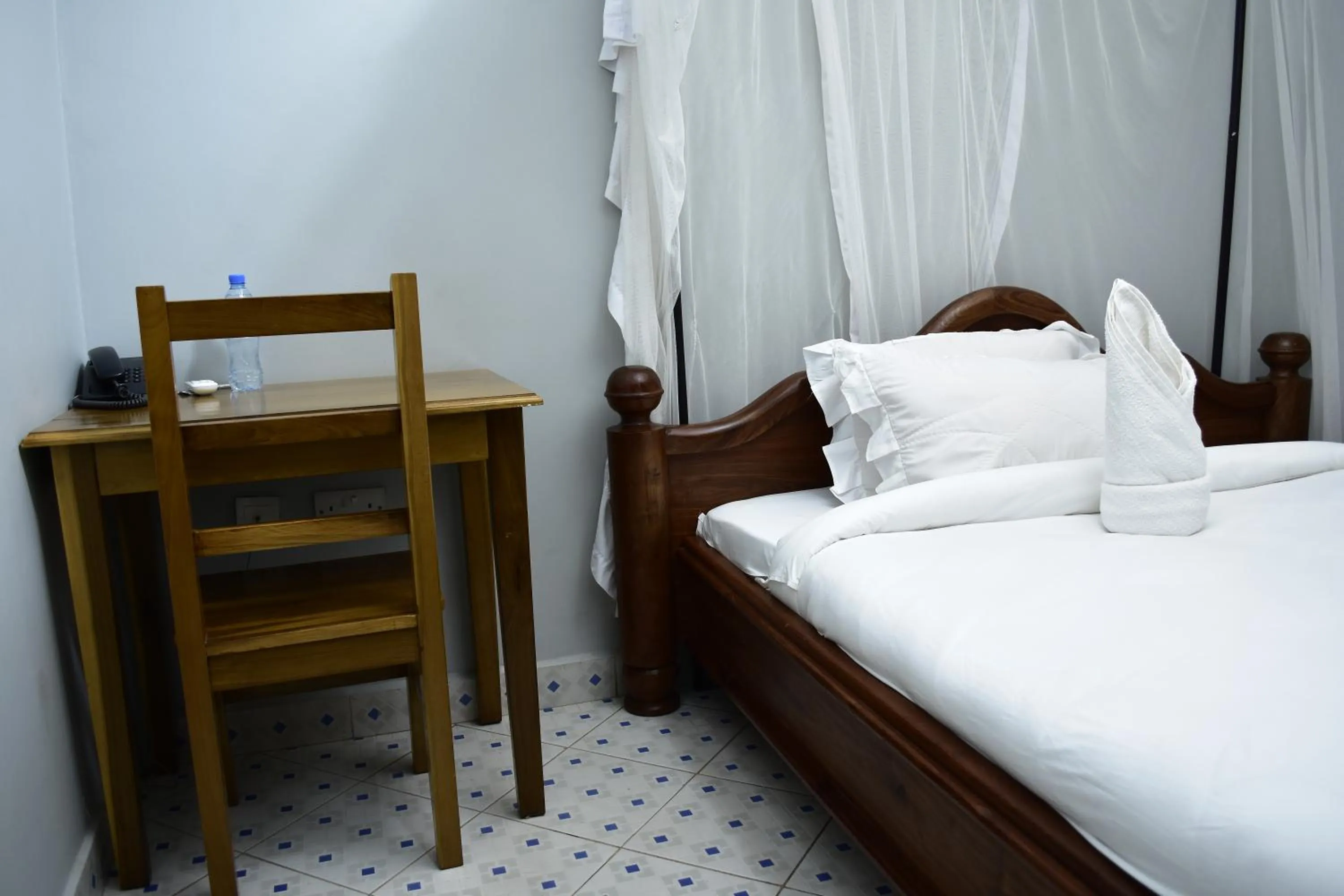 Photo of the whole room in Mzunguu Safari Lodge