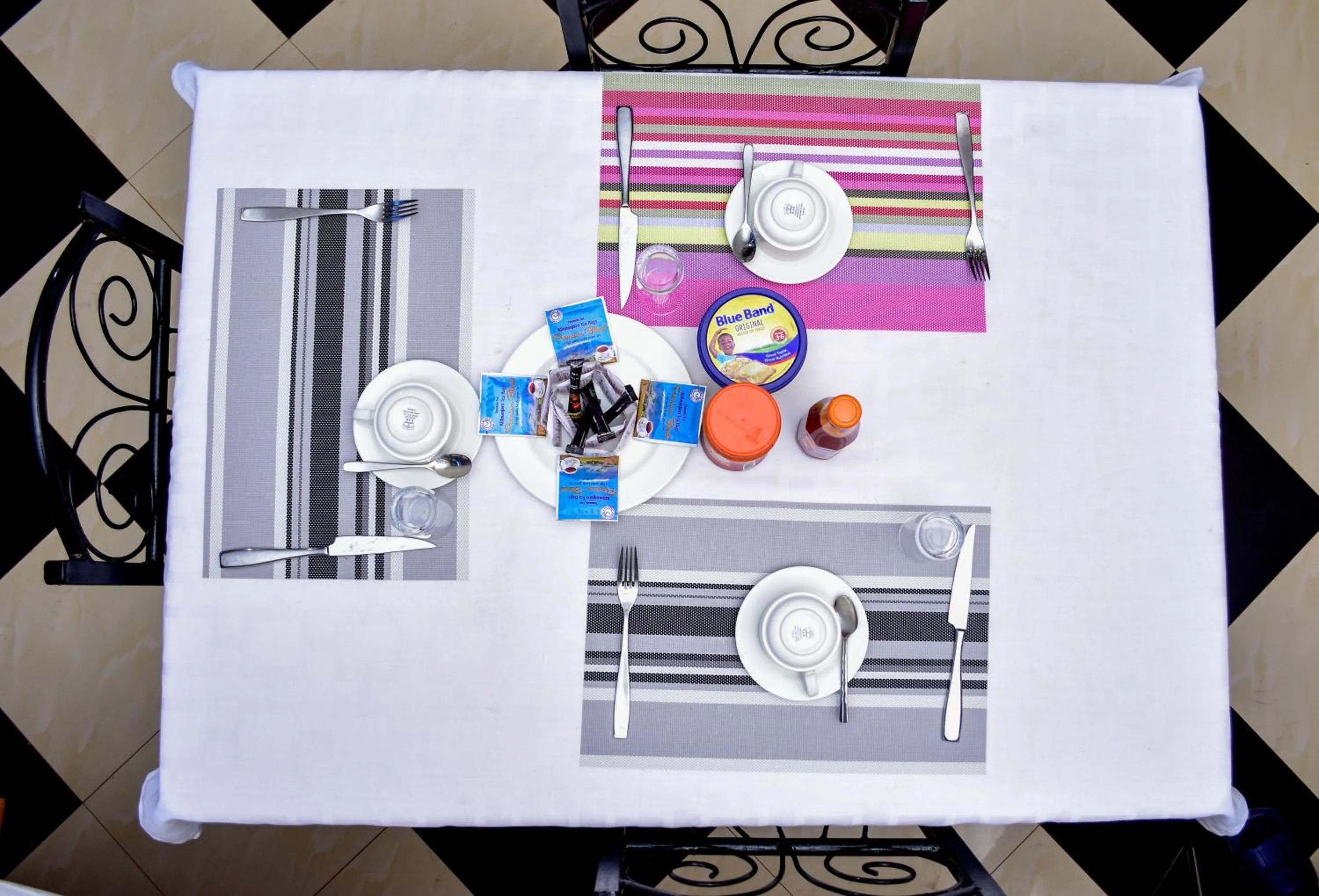 Restaurant/places to eat in Mzunguu Safari Lodge