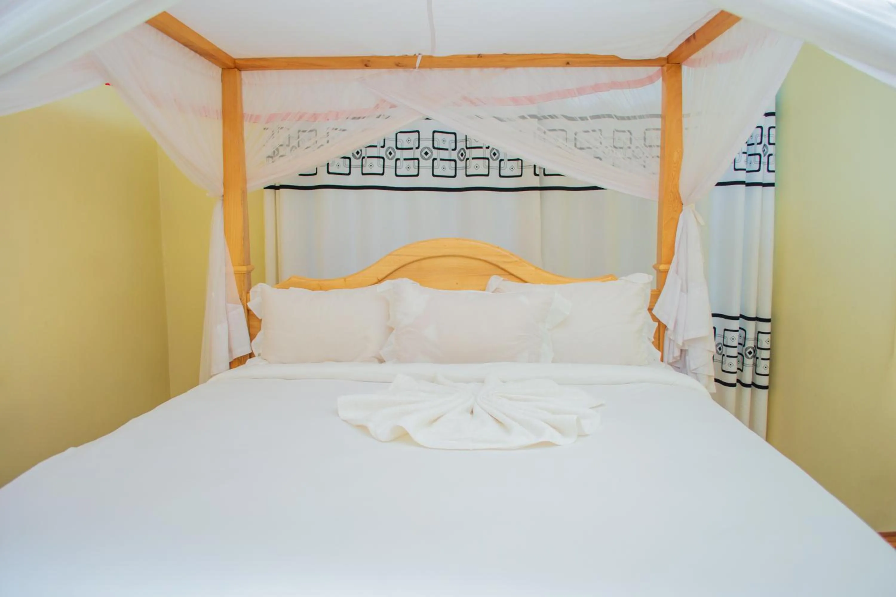 Bedroom in Mzunguu Safari Lodge