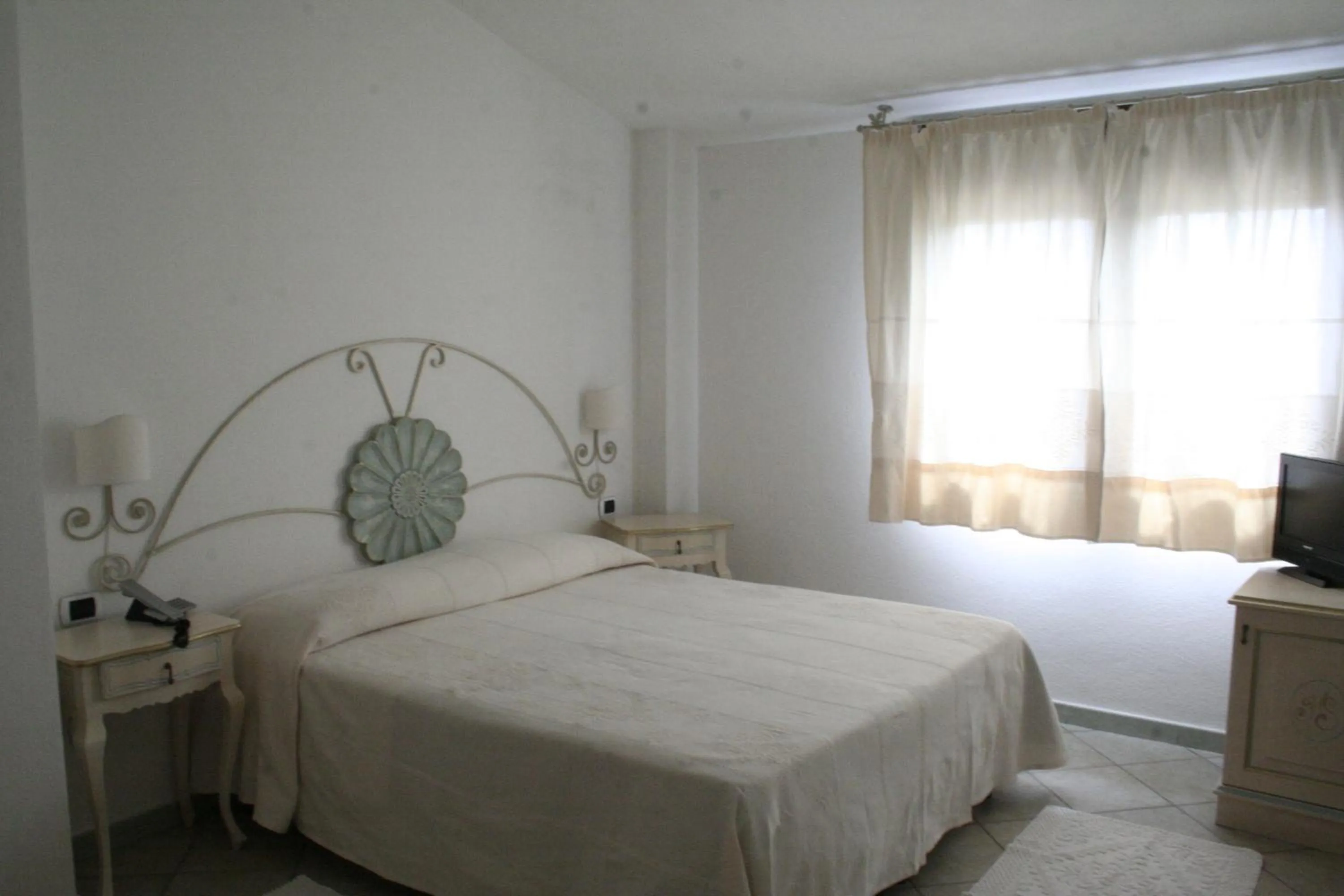 TV and multimedia, Bed in Hotel Sorgente