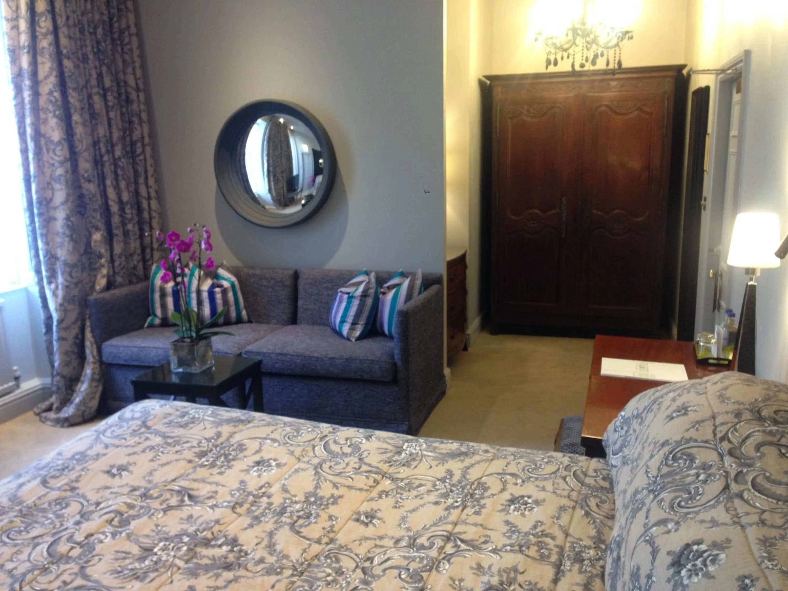 Bed in The George Hotel of Stamford