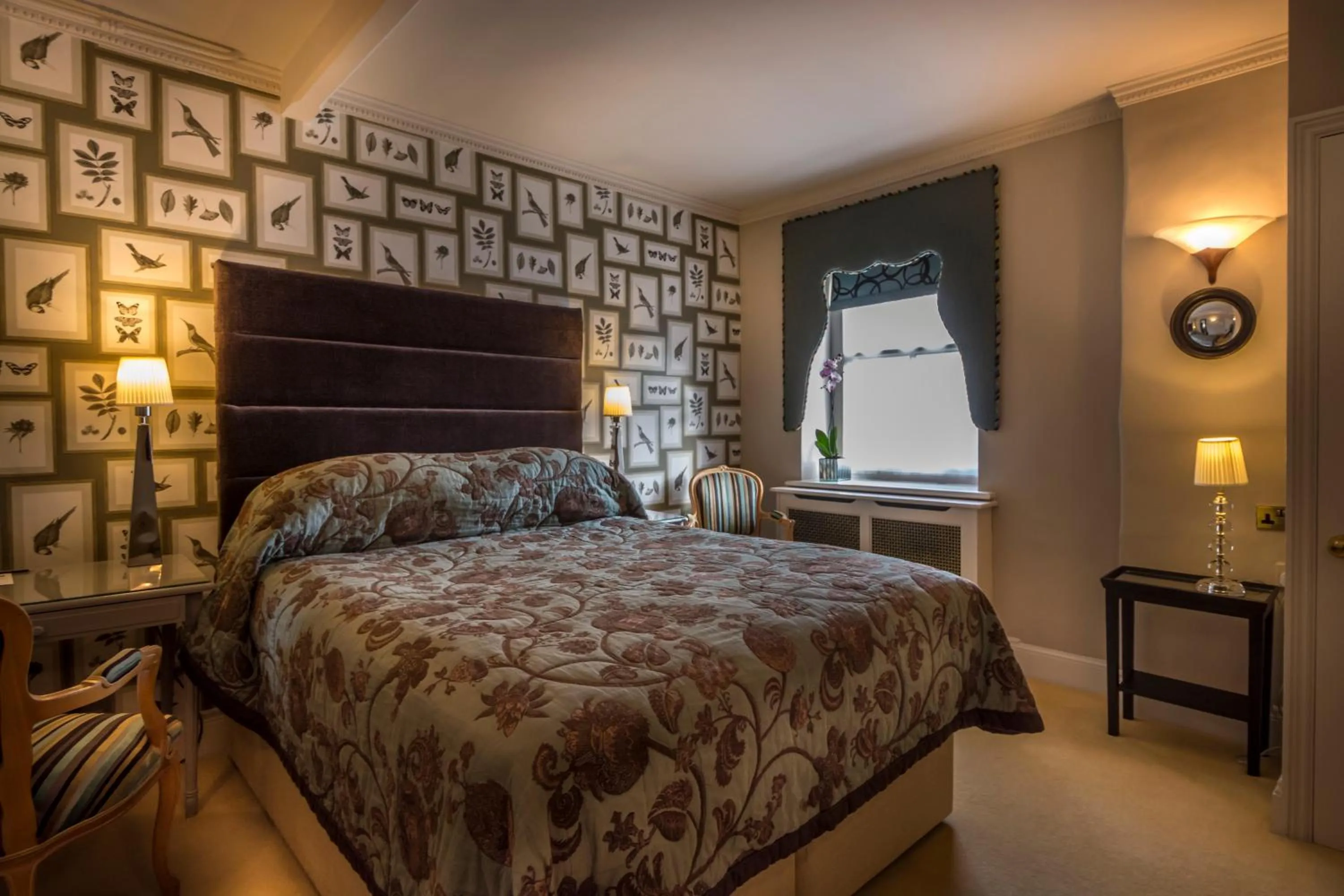 Bed in The George Hotel of Stamford