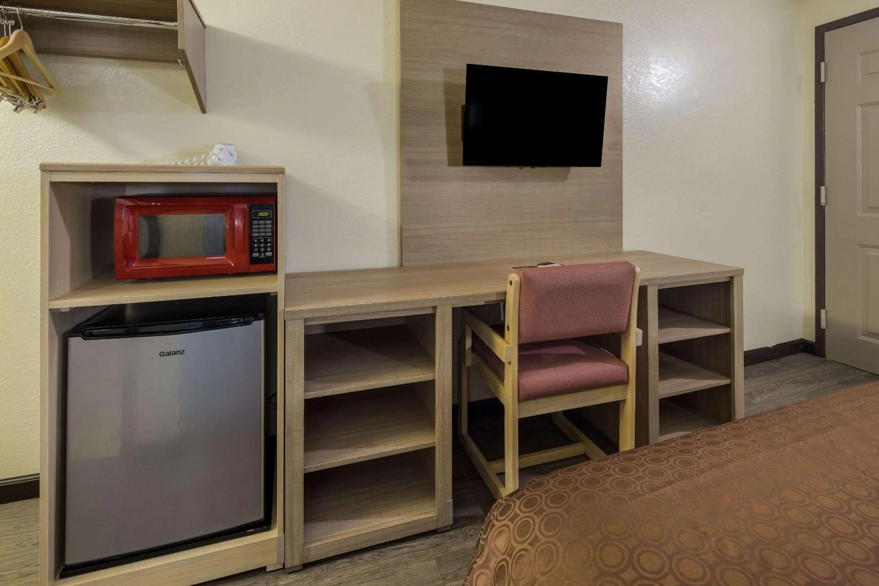 Bedroom in Rodeway Inn Ardmore I-65