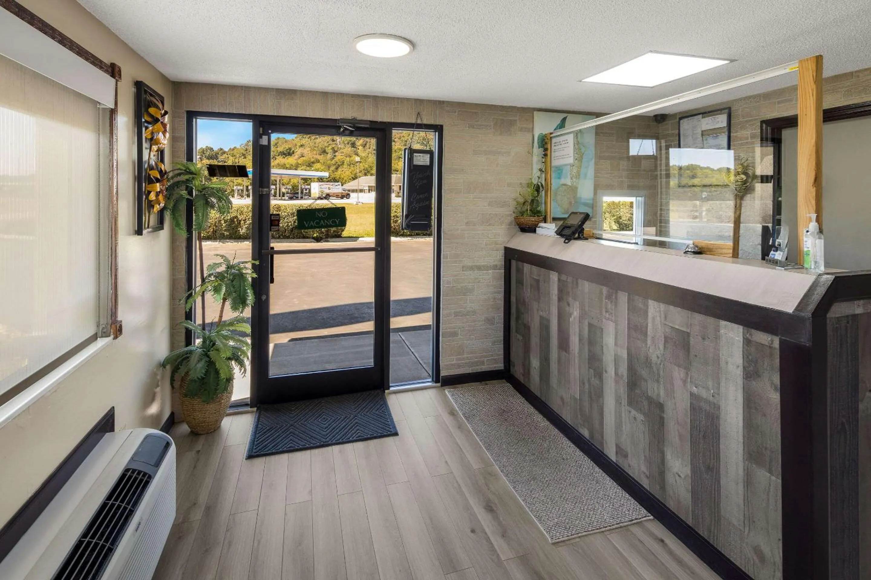 Lobby or reception in Rodeway Inn Ardmore I-65