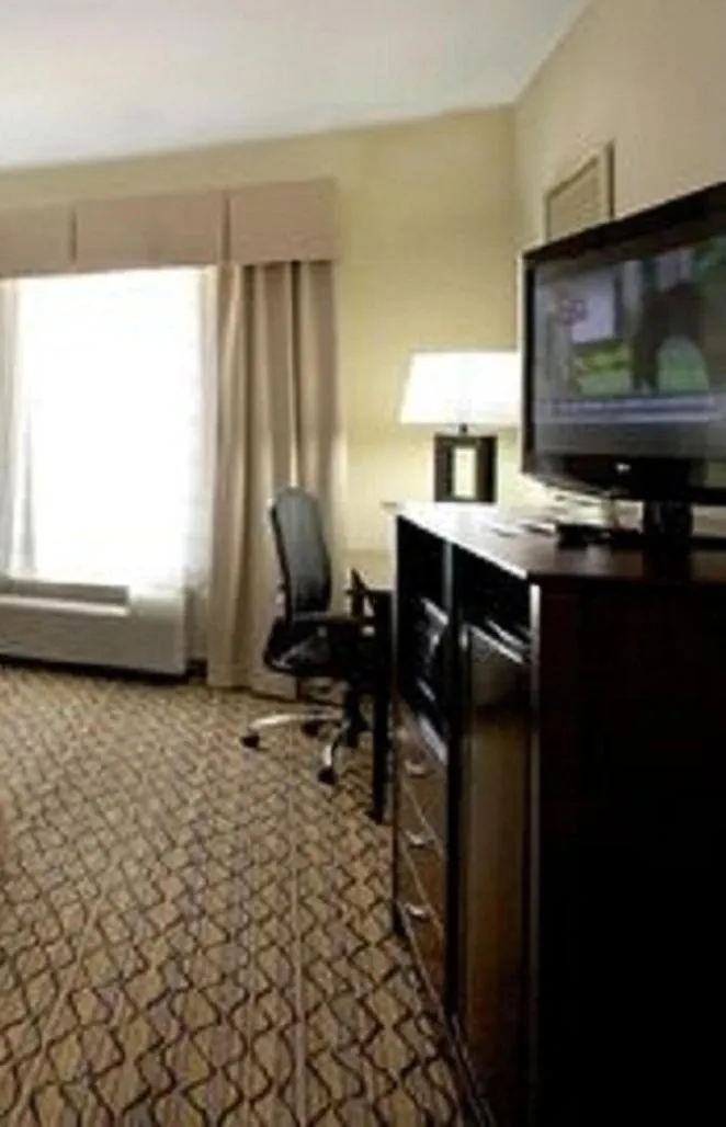 Holiday Inn Express and Suites Bossier City Louisiana Downs by IHG