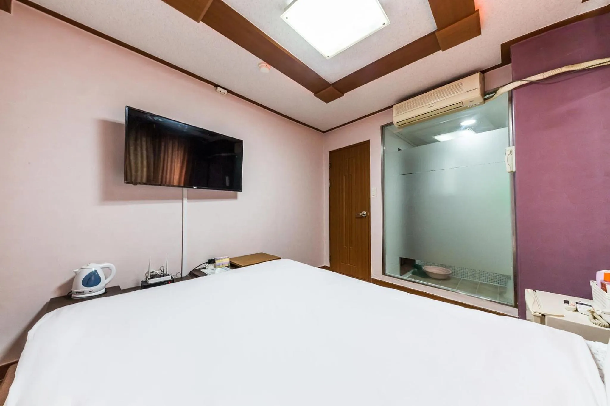 Bed in Keumkang Motel