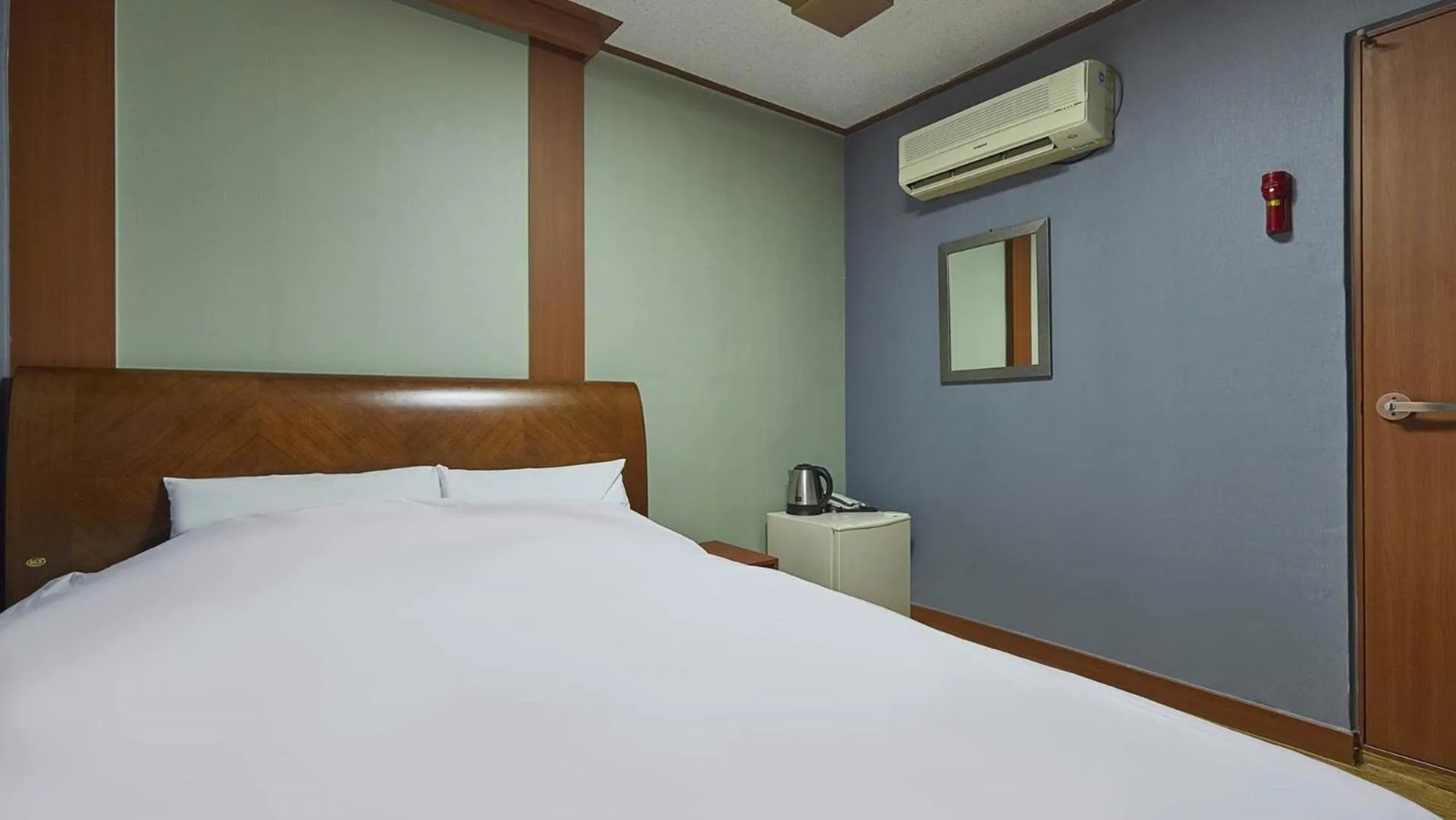 Bed in Keumkang Motel