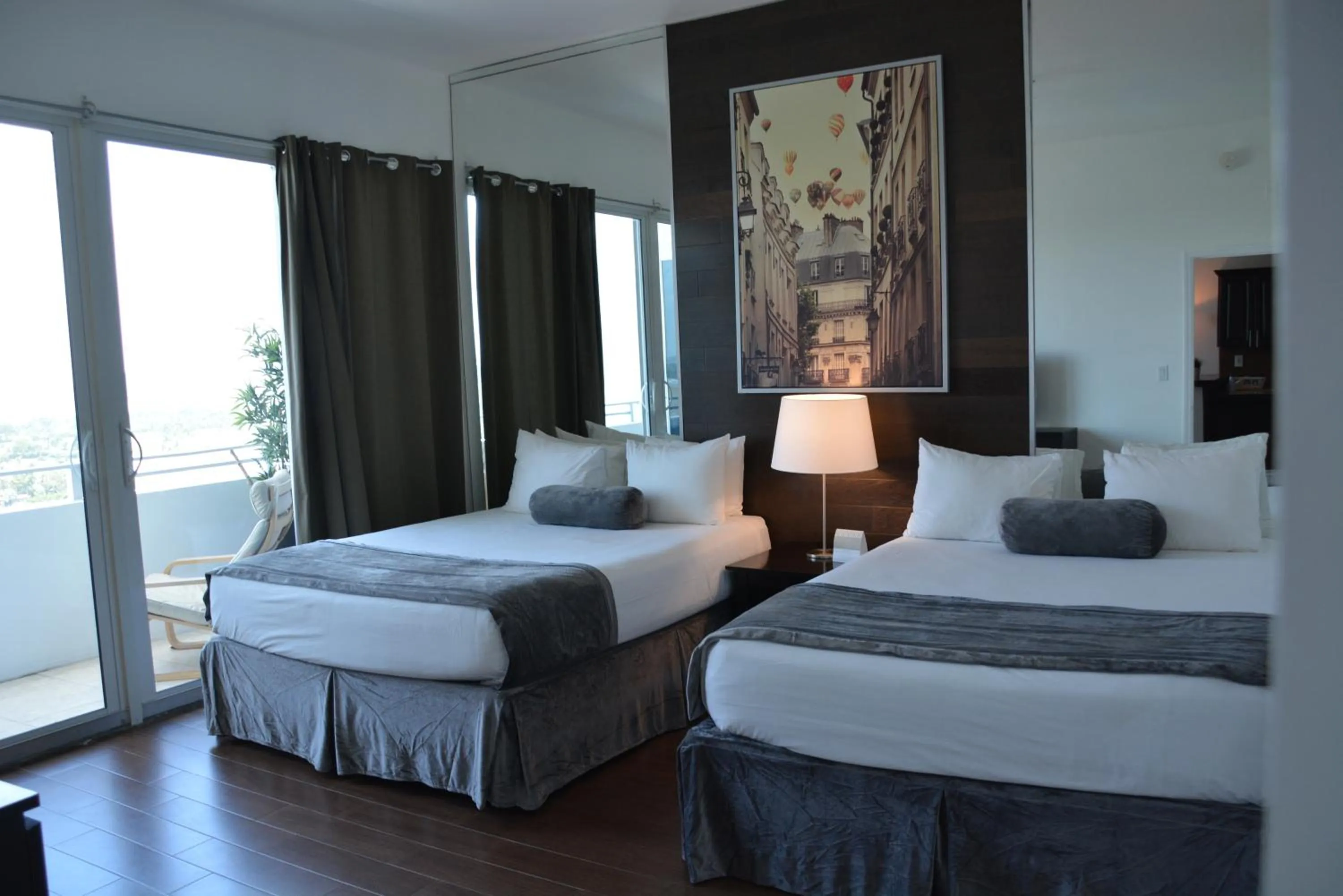 Bedroom, Bed in New Point Miami Beach Apartments