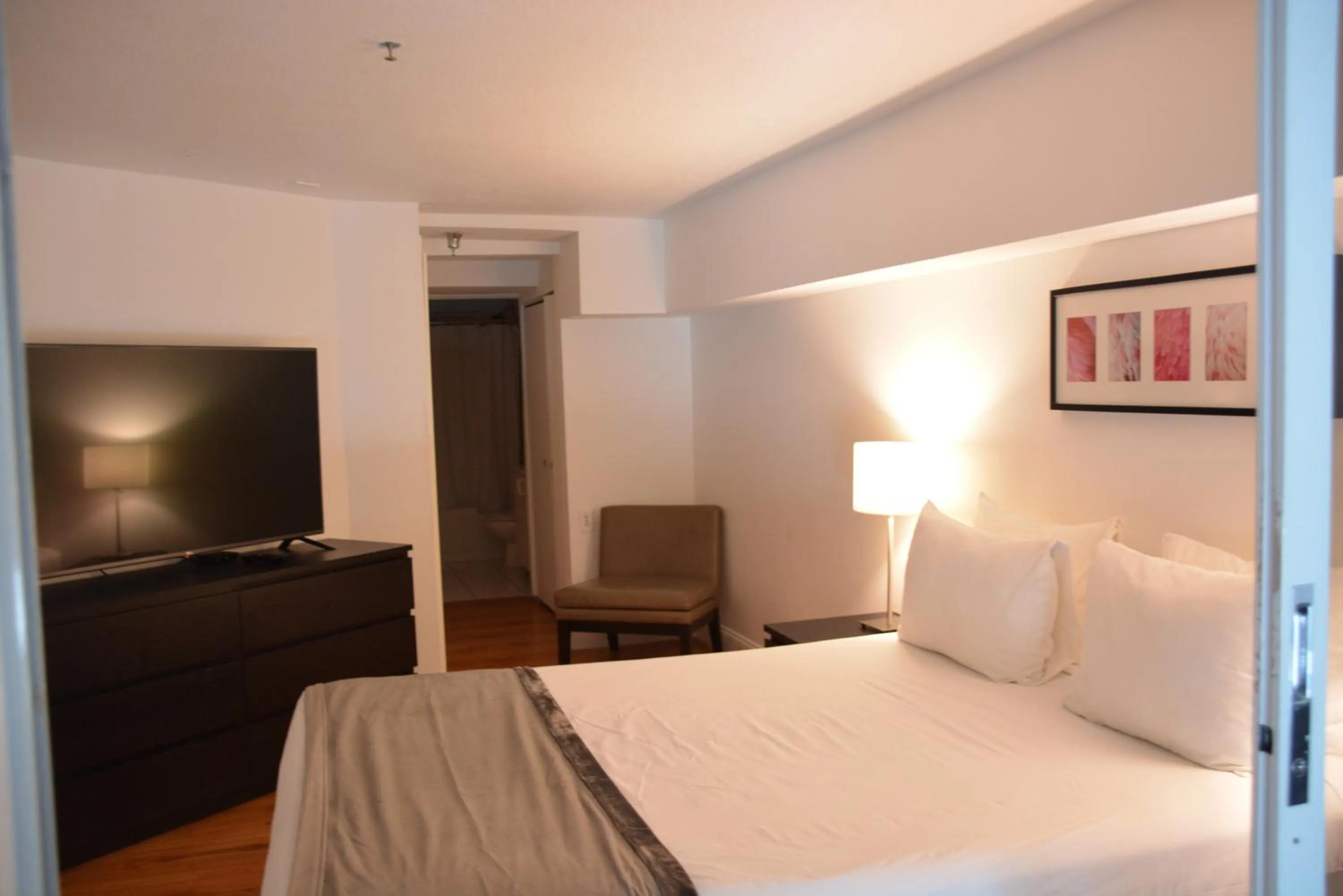 Bedroom, Bed in New Point Miami Beach Apartments