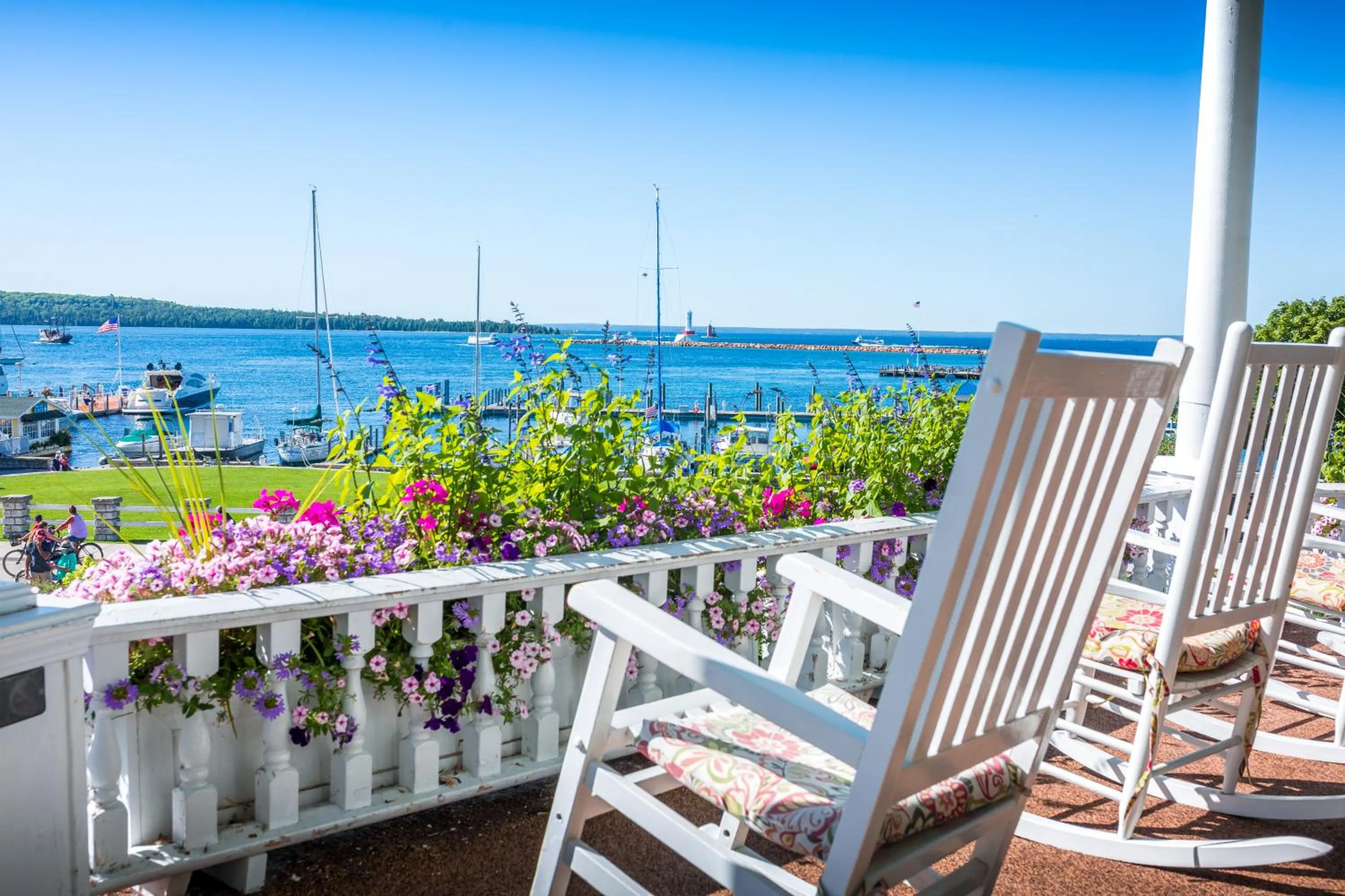 Patio in Island House Hotel