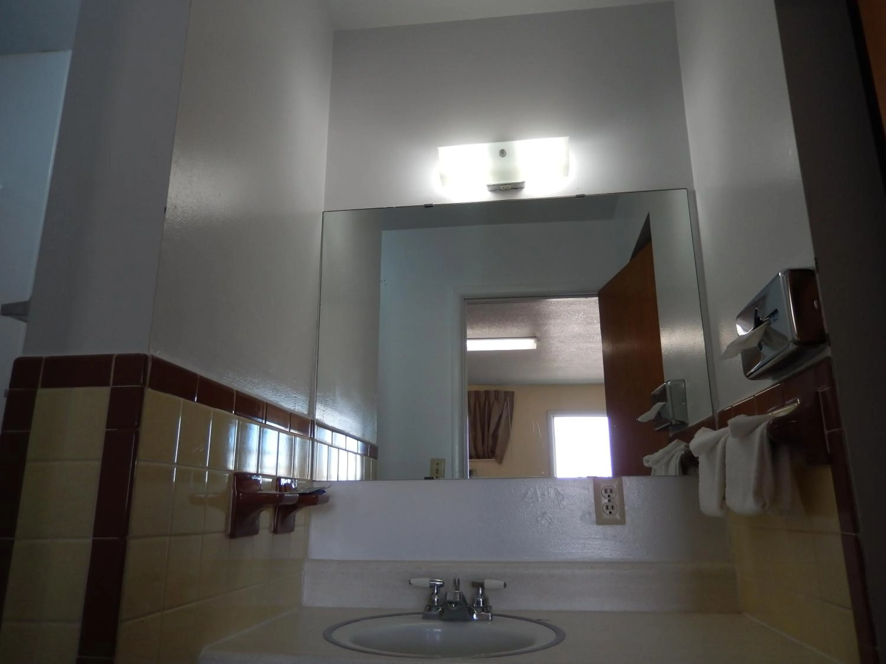 Bathroom in Townsman Motel