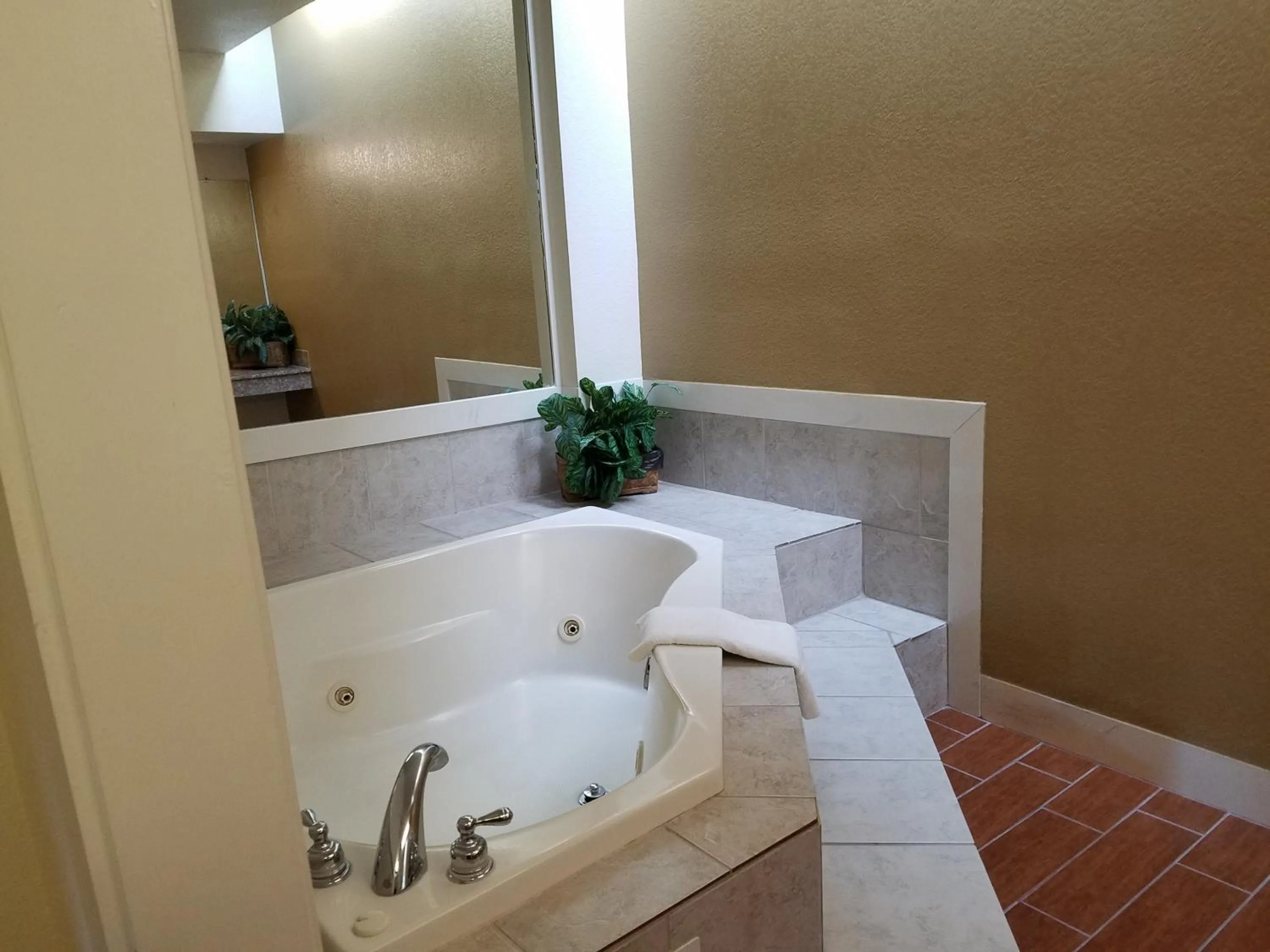 Bathroom in Days Inn by Wyndham Leesville