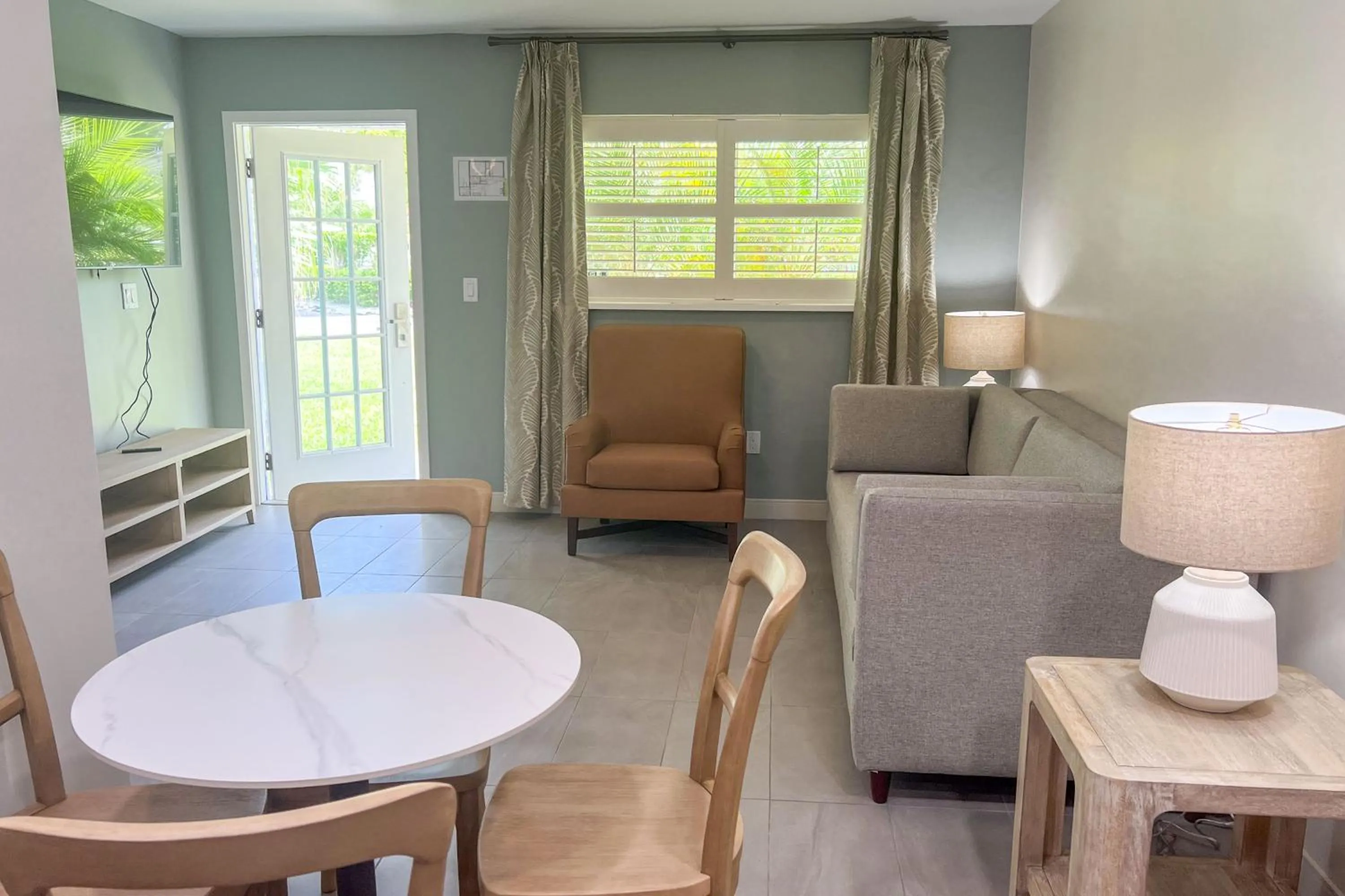 Living room in Marco Island Lakeside Inn