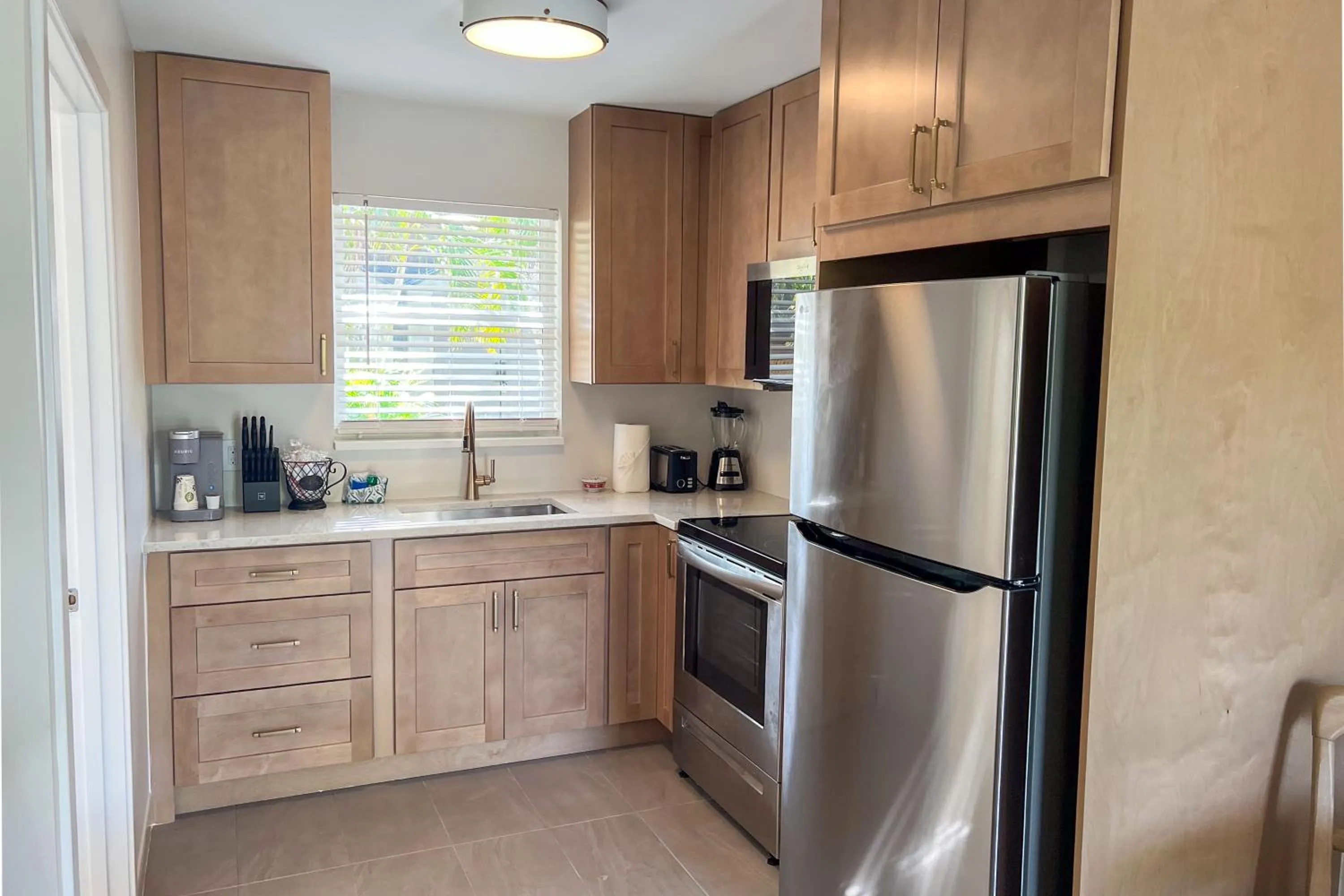 kitchen in Marco Island Lakeside Inn