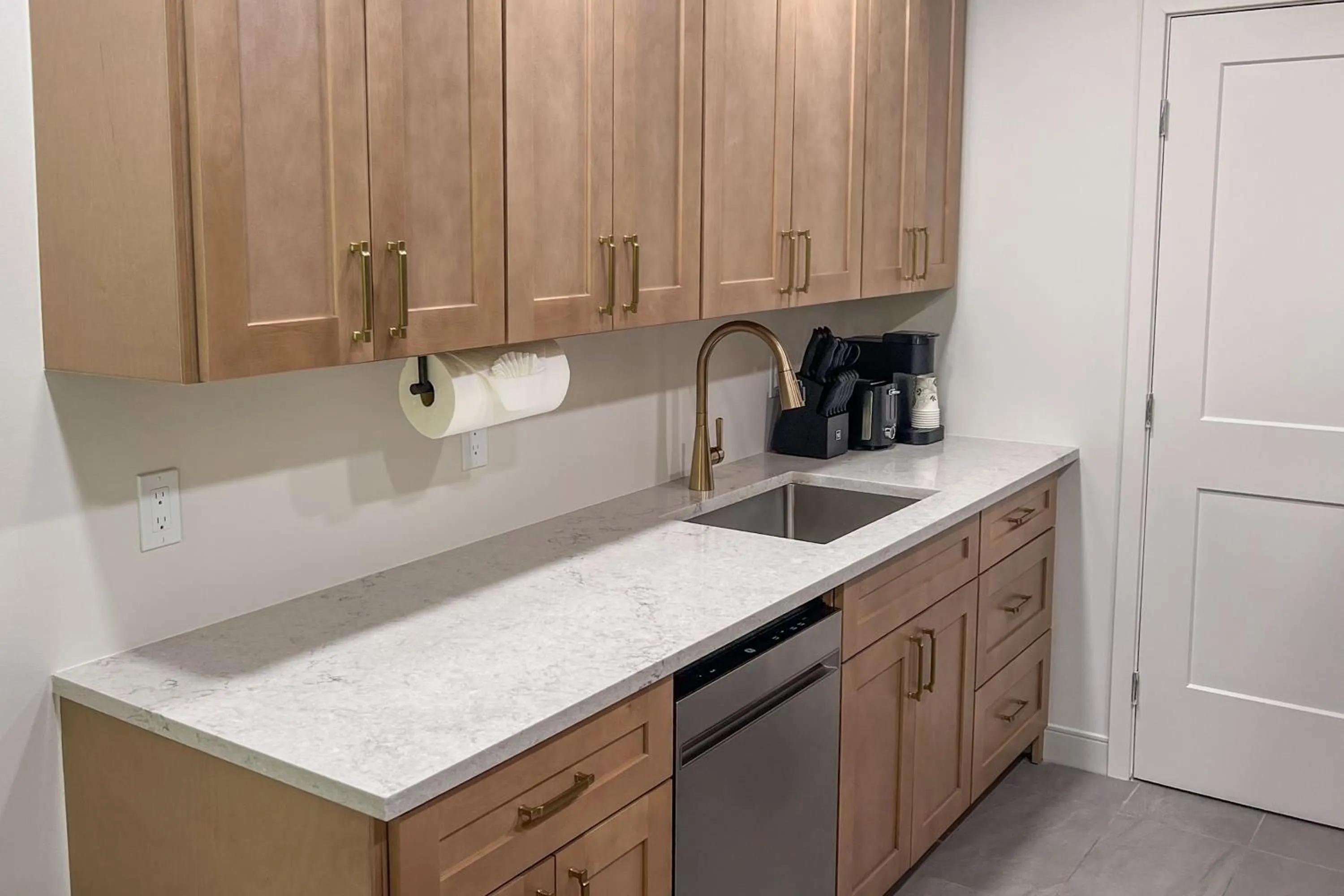 kitchen in Marco Island Lakeside Inn