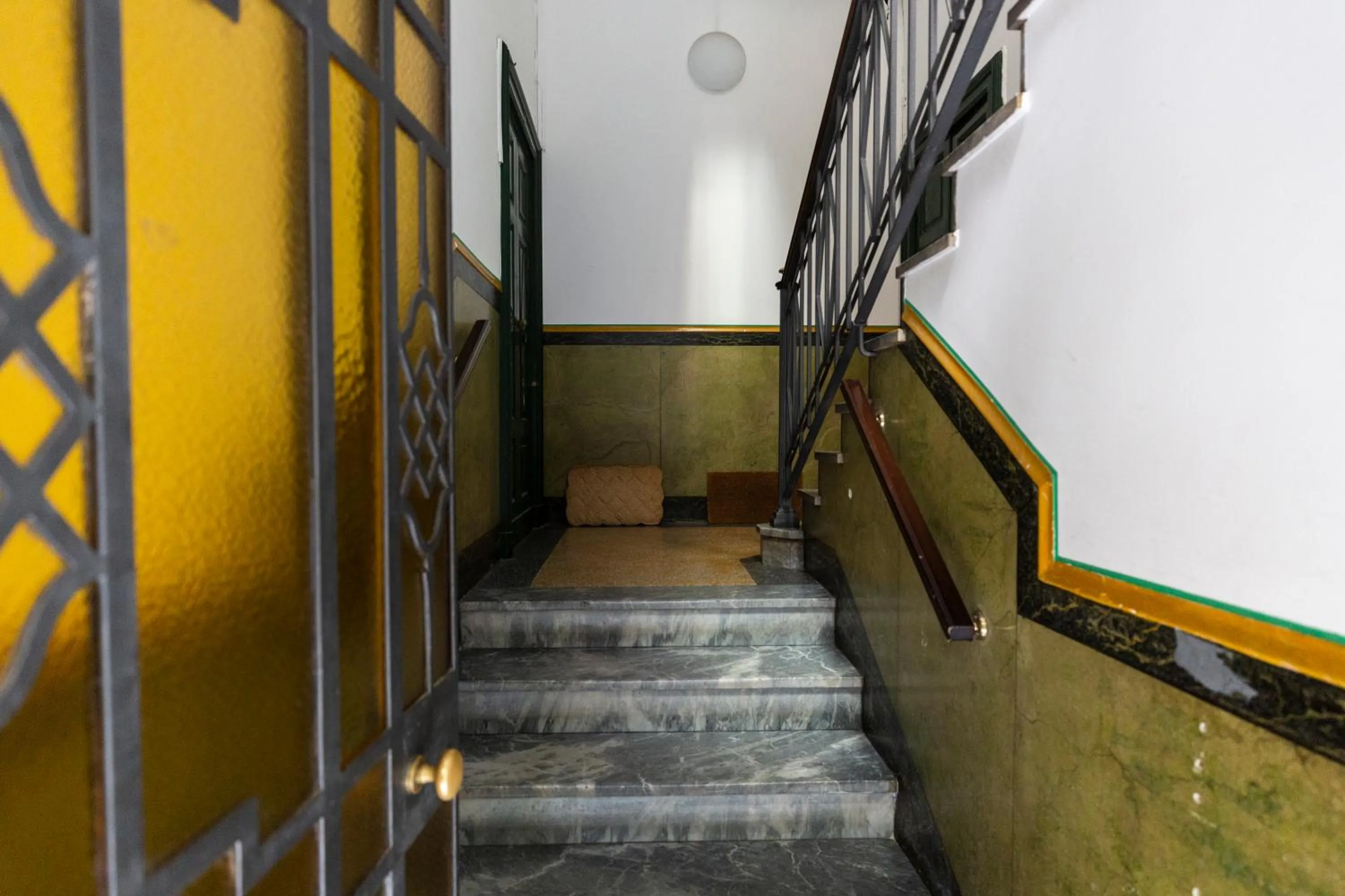 Decorative detail in Titty House - Crocetta