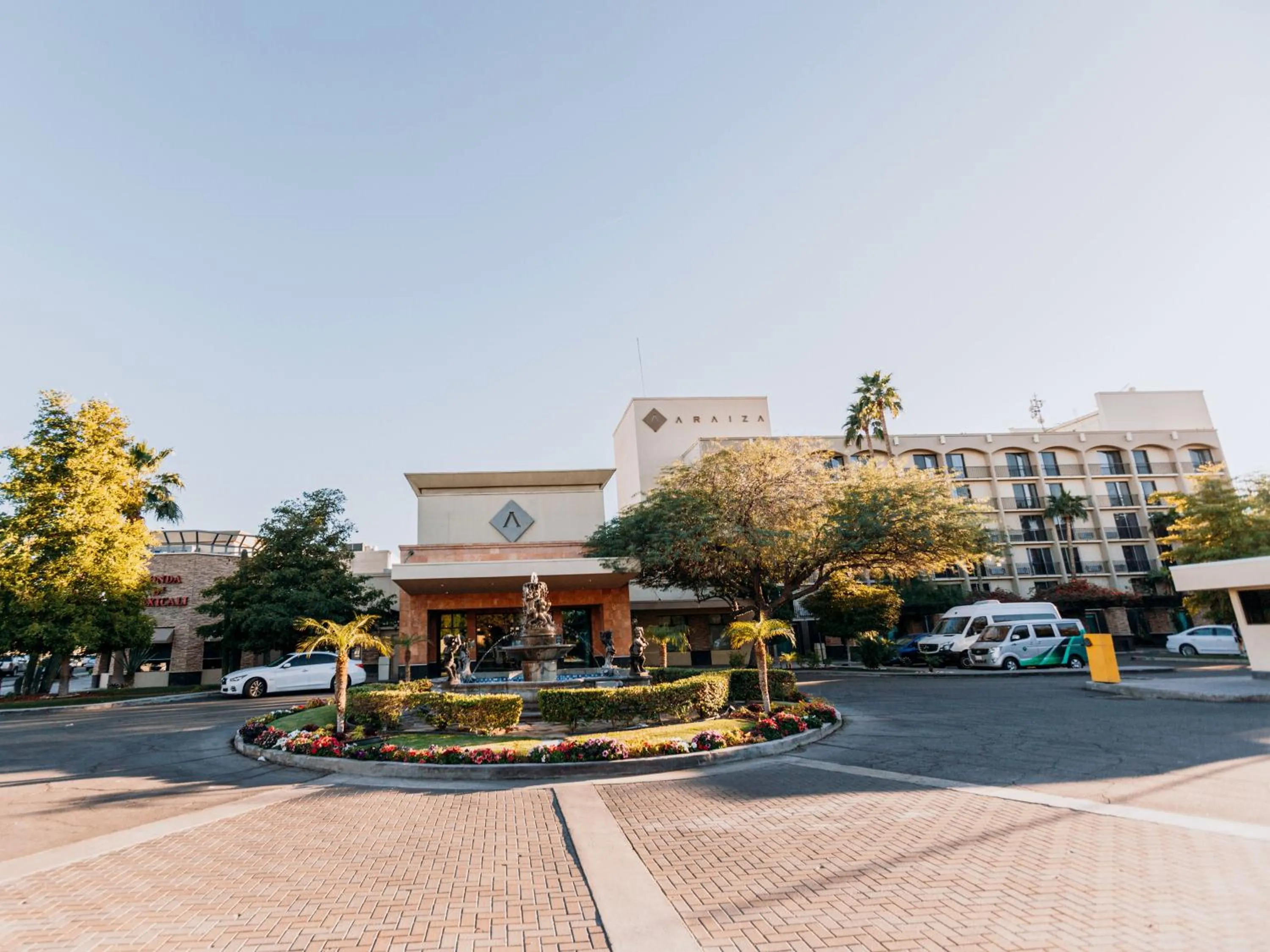 Facade/entrance in Hotel Araiza Mexicali
