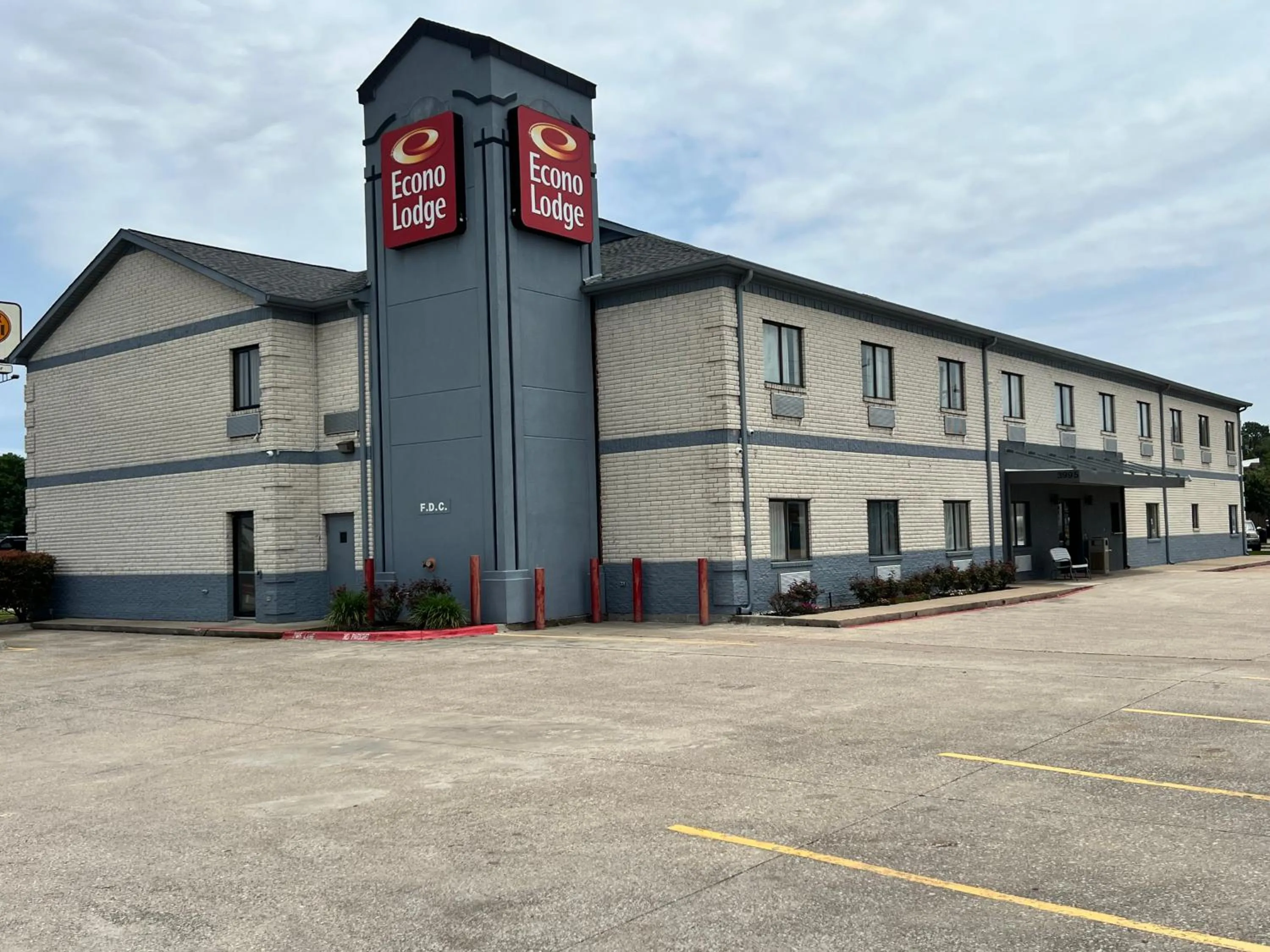 Property building in Econo Lodge Beaumont I-10 South