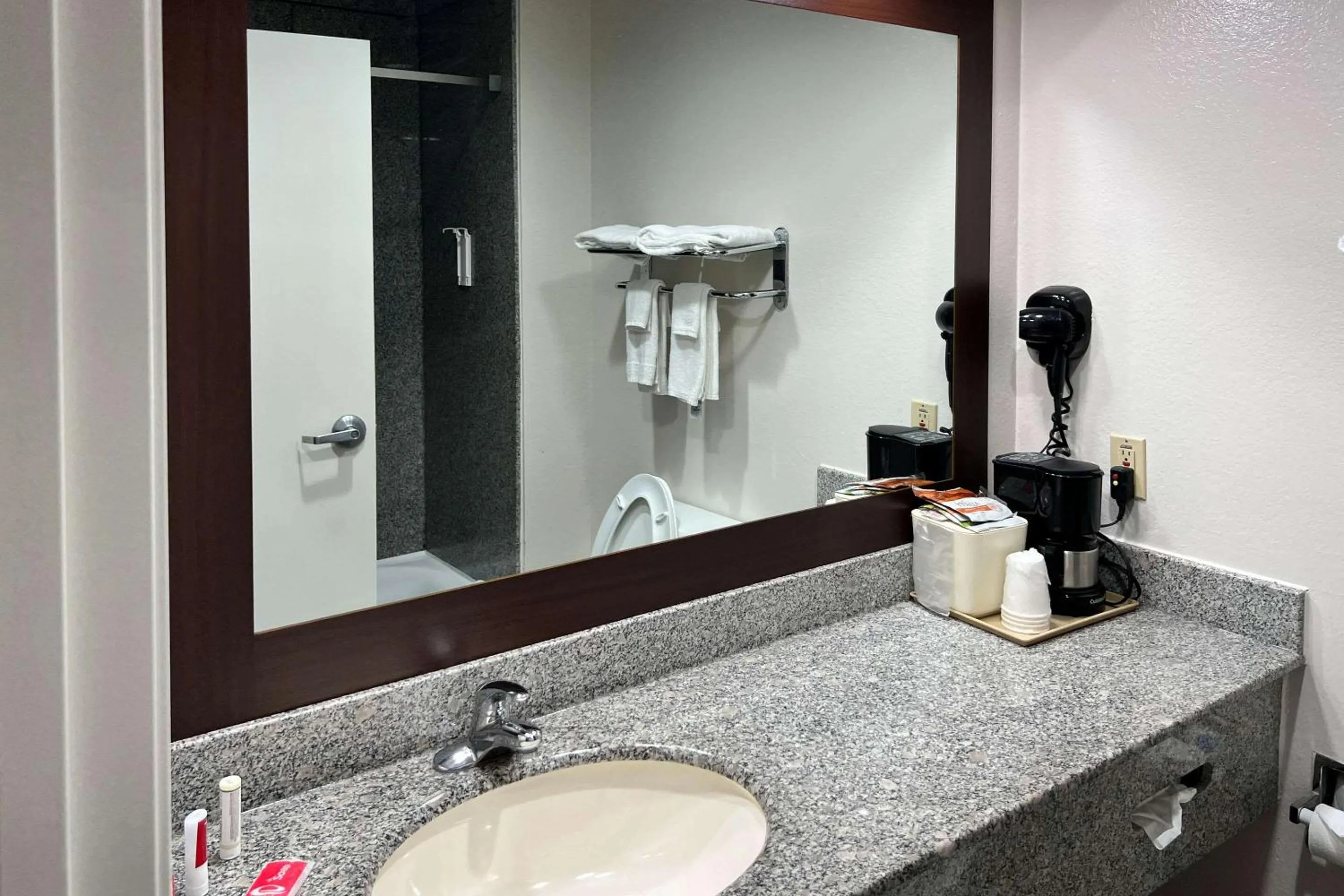 Bedroom in Econo Lodge Beaumont I-10 South