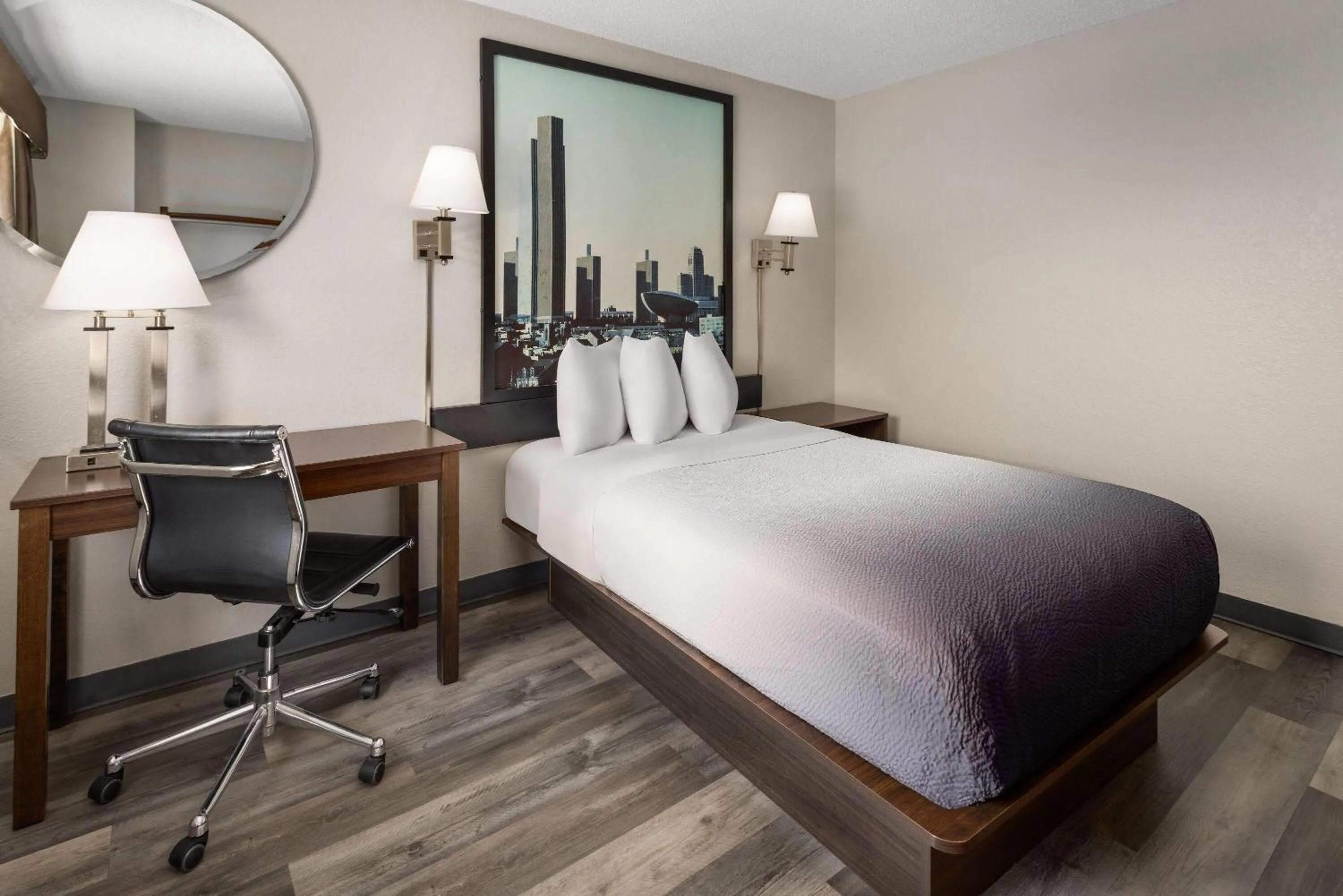 Photo of the whole room, Bed in Super 8 by Wyndham Latham - Albany Airport