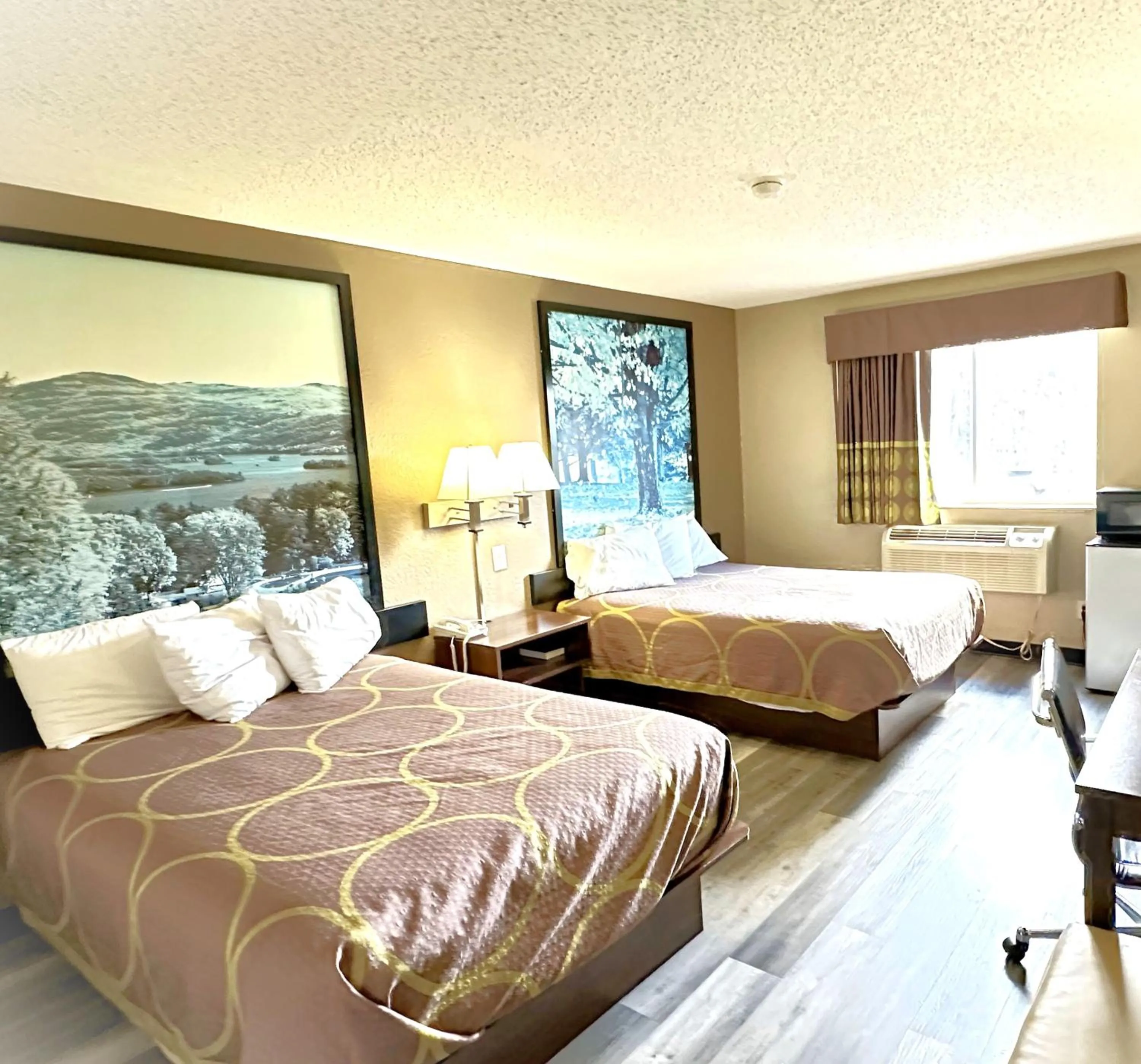 Bed in Super 8 by Wyndham Latham - Albany Airport