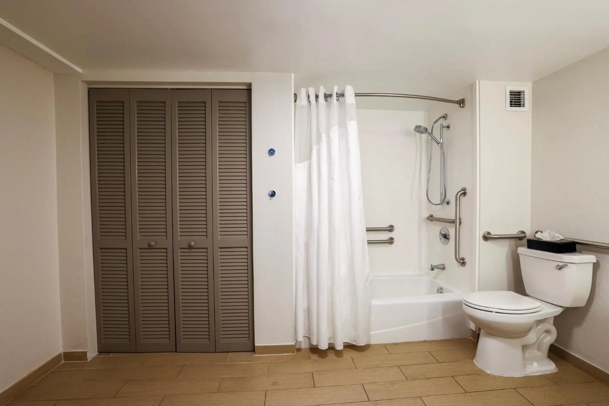 Bathroom in Holiday Inn Express Burlington by IHG