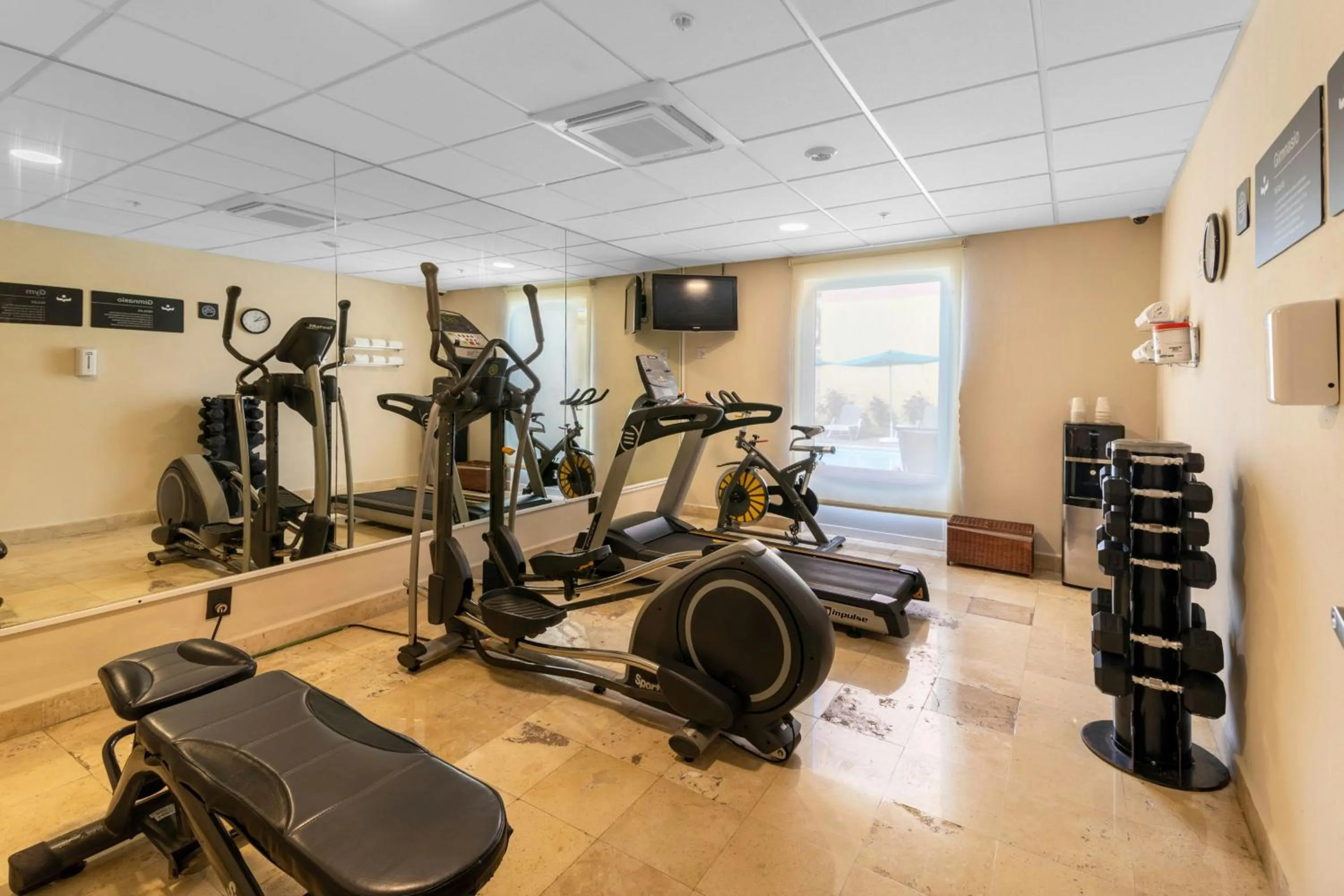 Fitness centre/facilities in City Express by Marriott Comitán