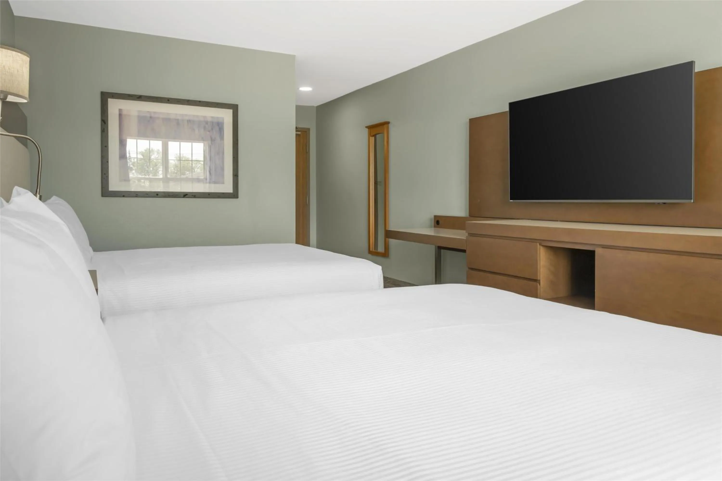 Bedroom, Bed in Best Western Plus Woodstock Hotel Conference Centre