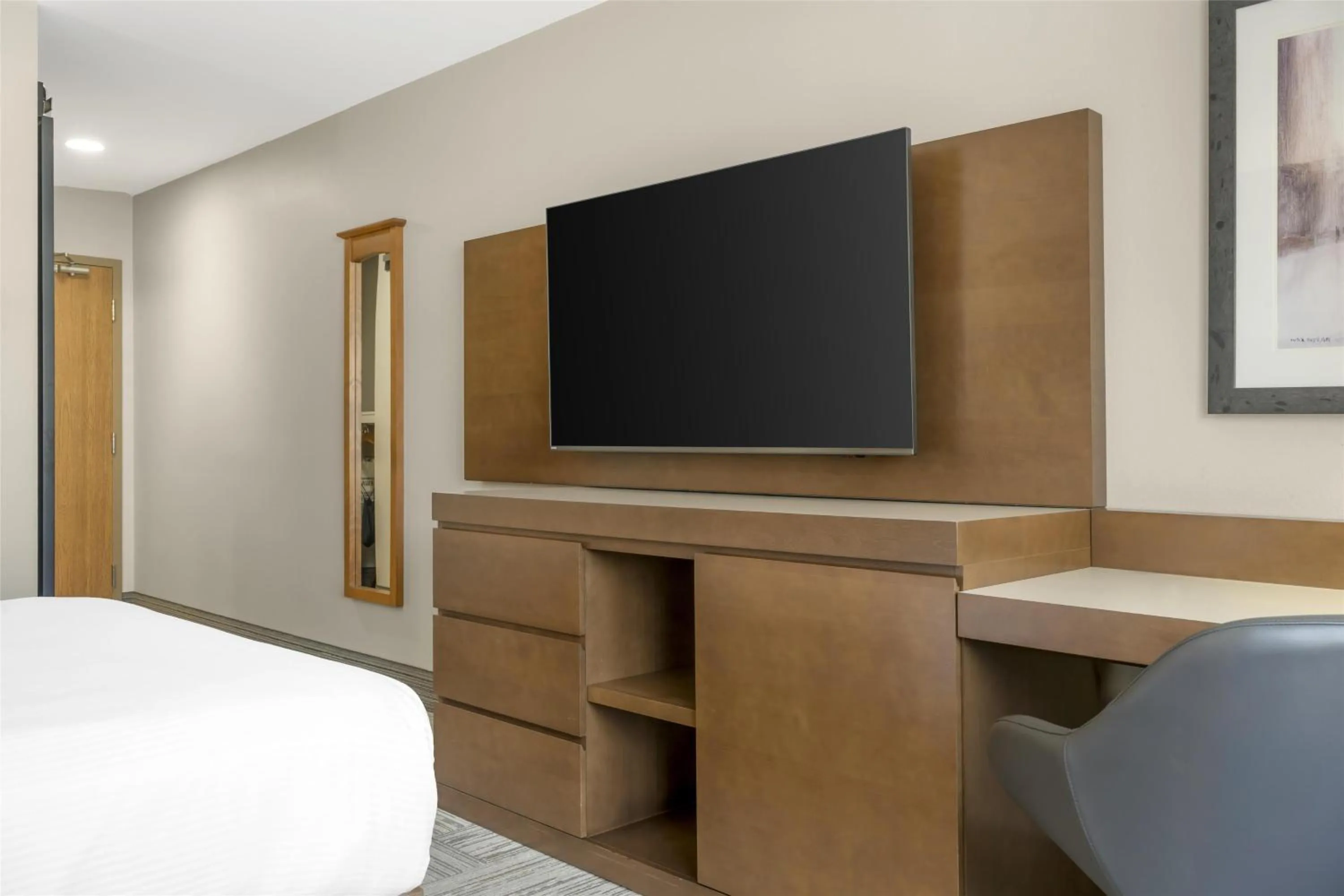 Bedroom, Bed in Best Western Plus Woodstock Hotel Conference Centre