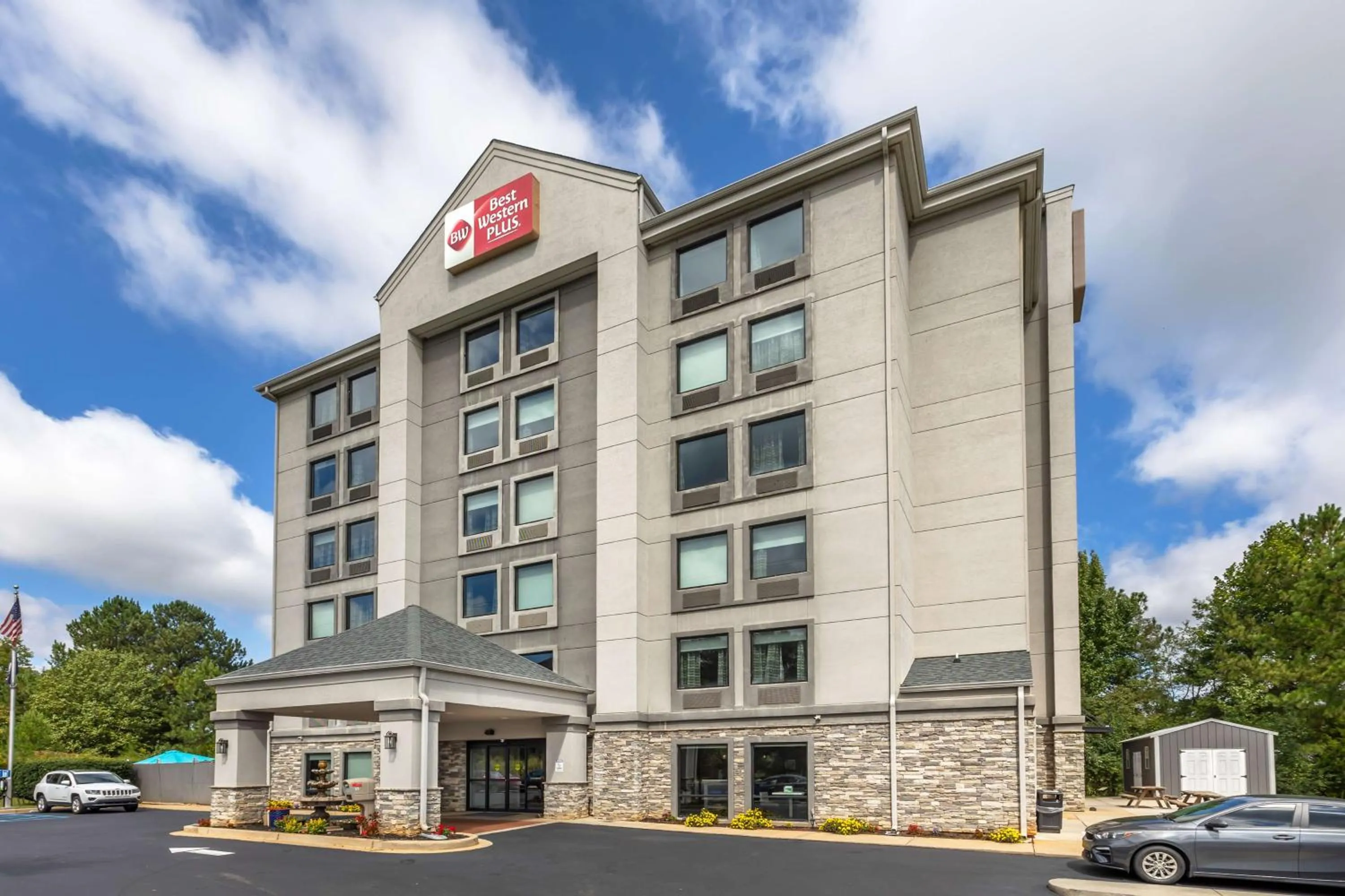 Property building in Best Western Plus Spartanburg