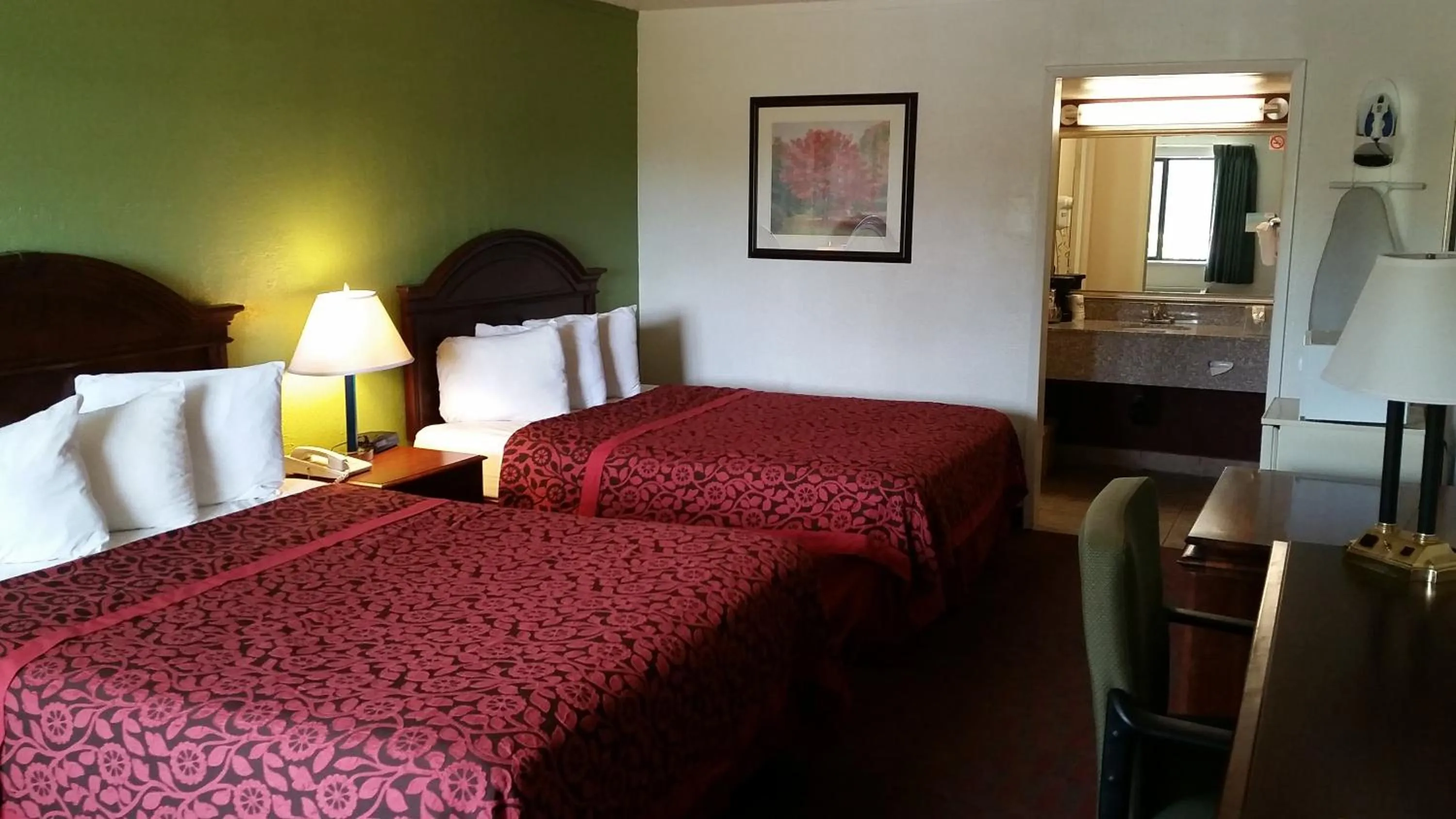 Photo of the whole room, Bed in Days Inn by Wyndham Santa Fe New Mexico