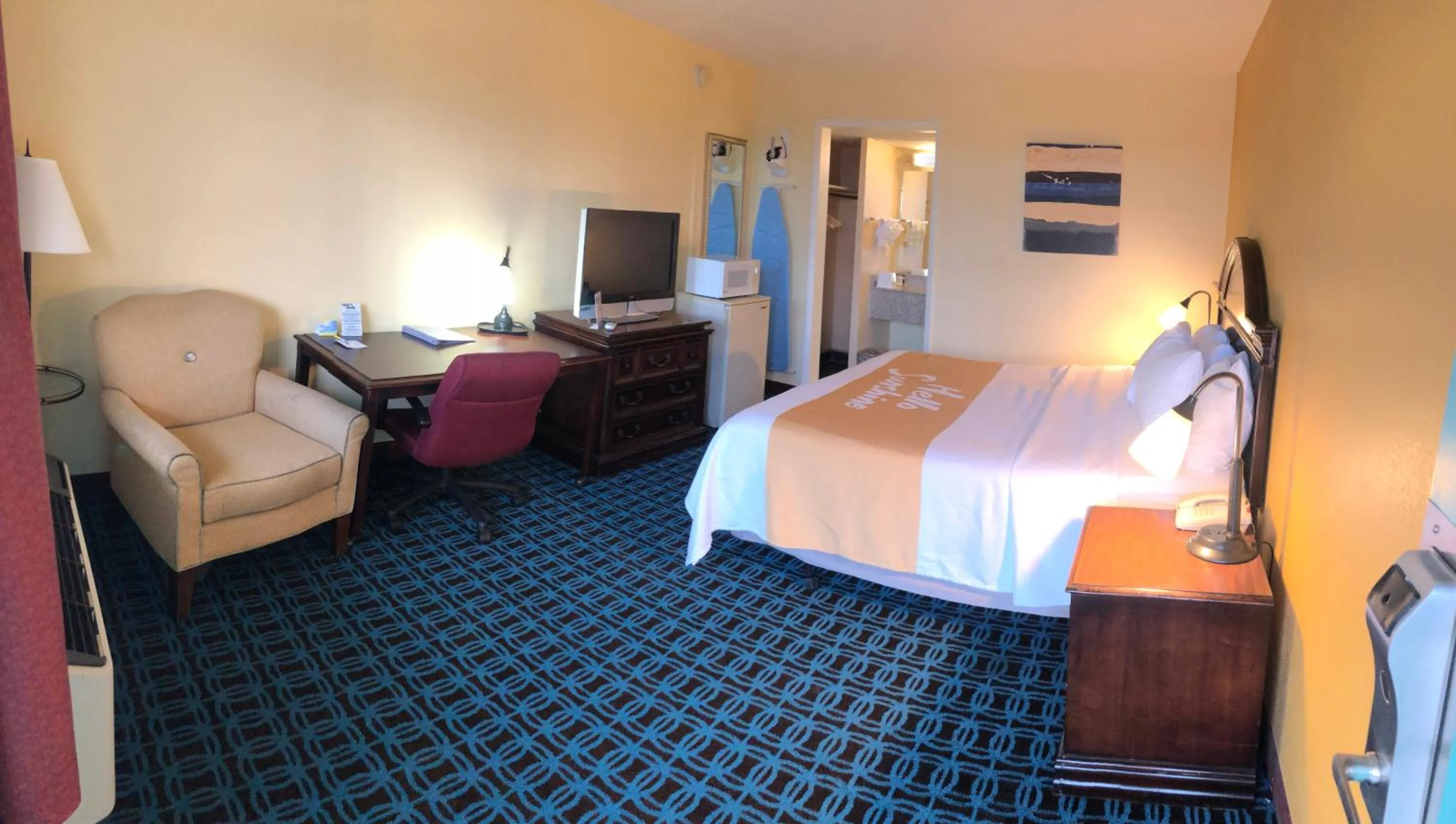 Bed in Days Inn by Wyndham Santa Fe New Mexico