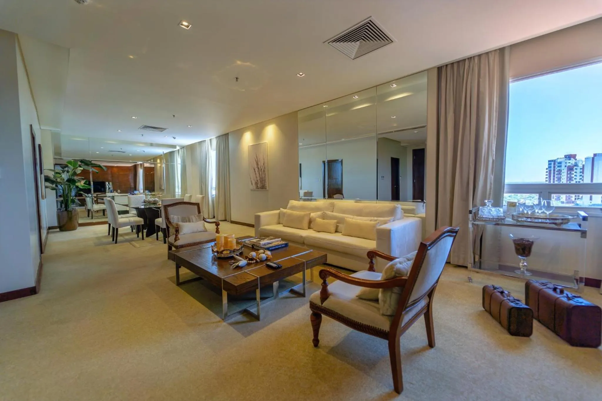 Photo of the whole room in Crowne Plaza Asunción by IHG