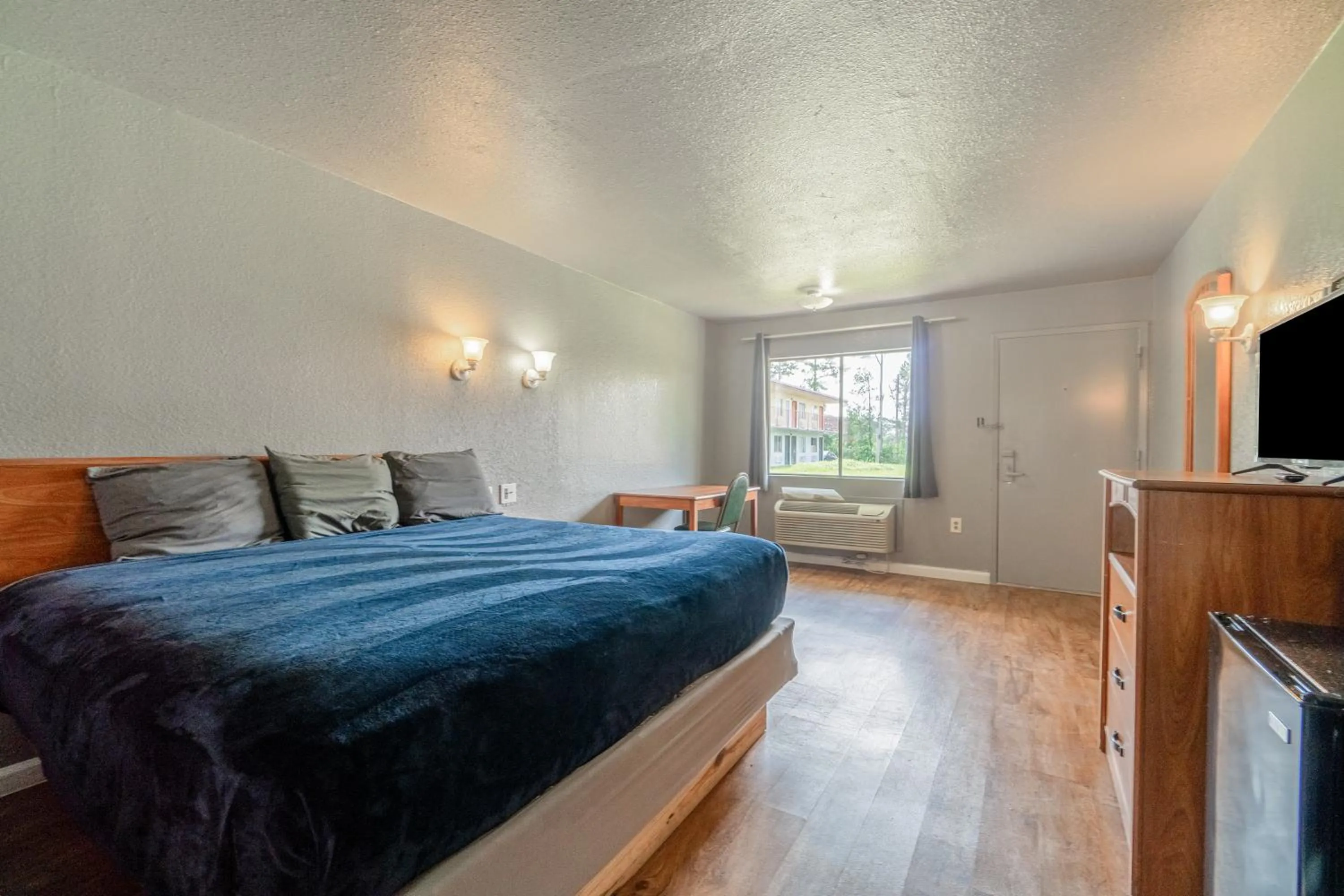 Bedroom, Bed in Economy Inn By OYO Livingston TX Hwy 59