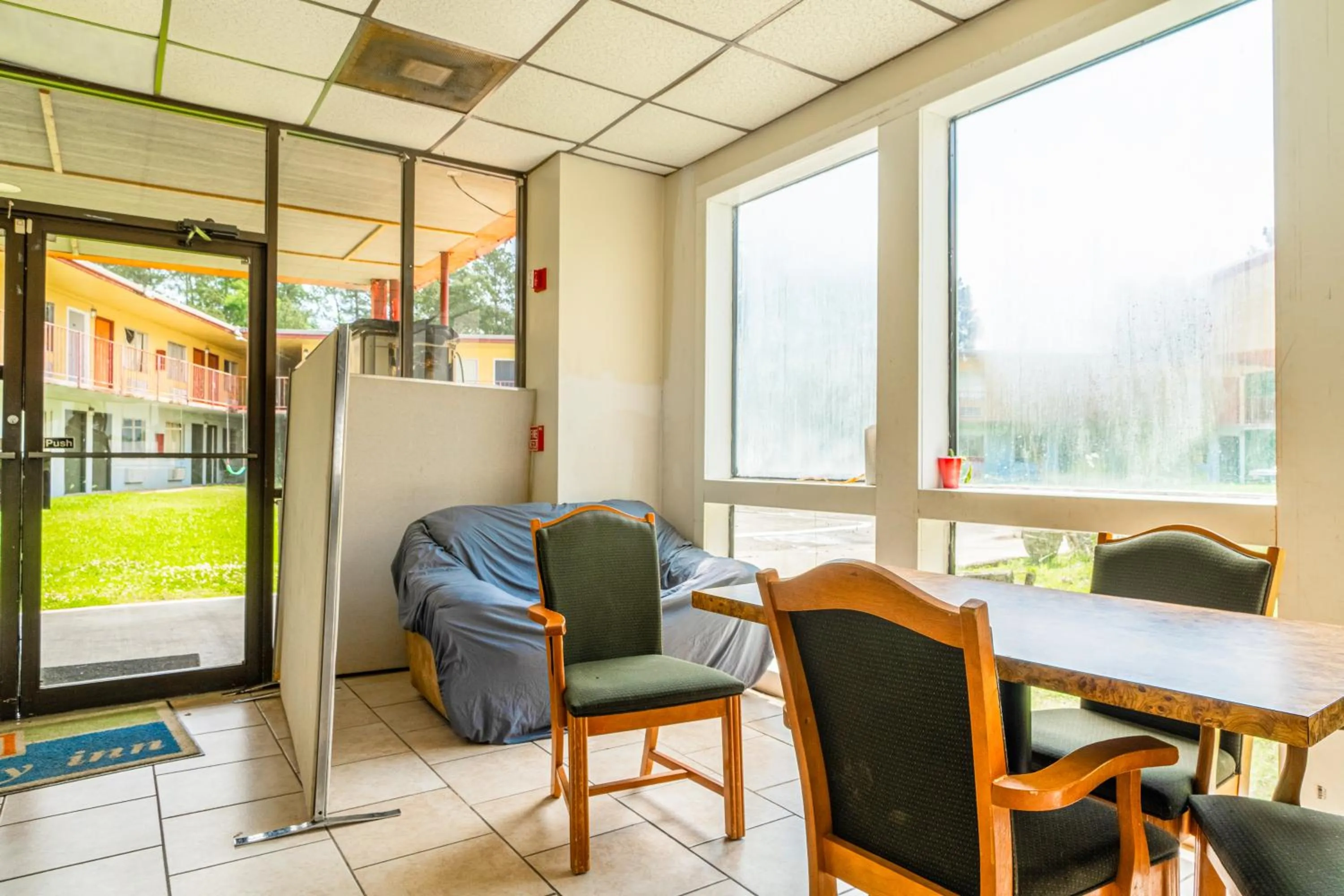 Lobby or reception in Economy Inn By OYO Livingston TX Hwy 59