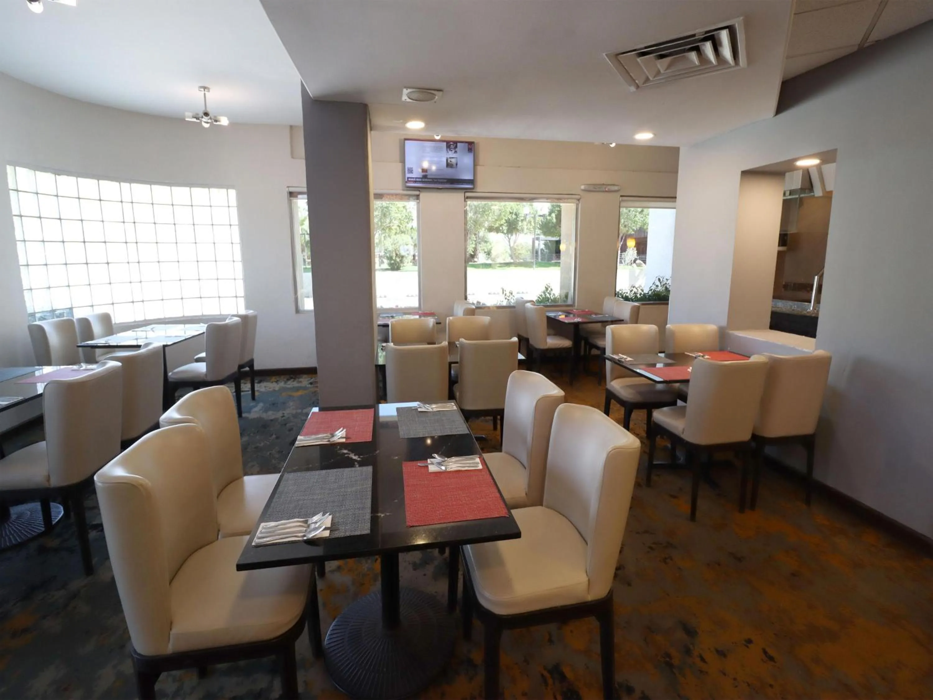Restaurant/places to eat in Hotel Araiza Hermosillo